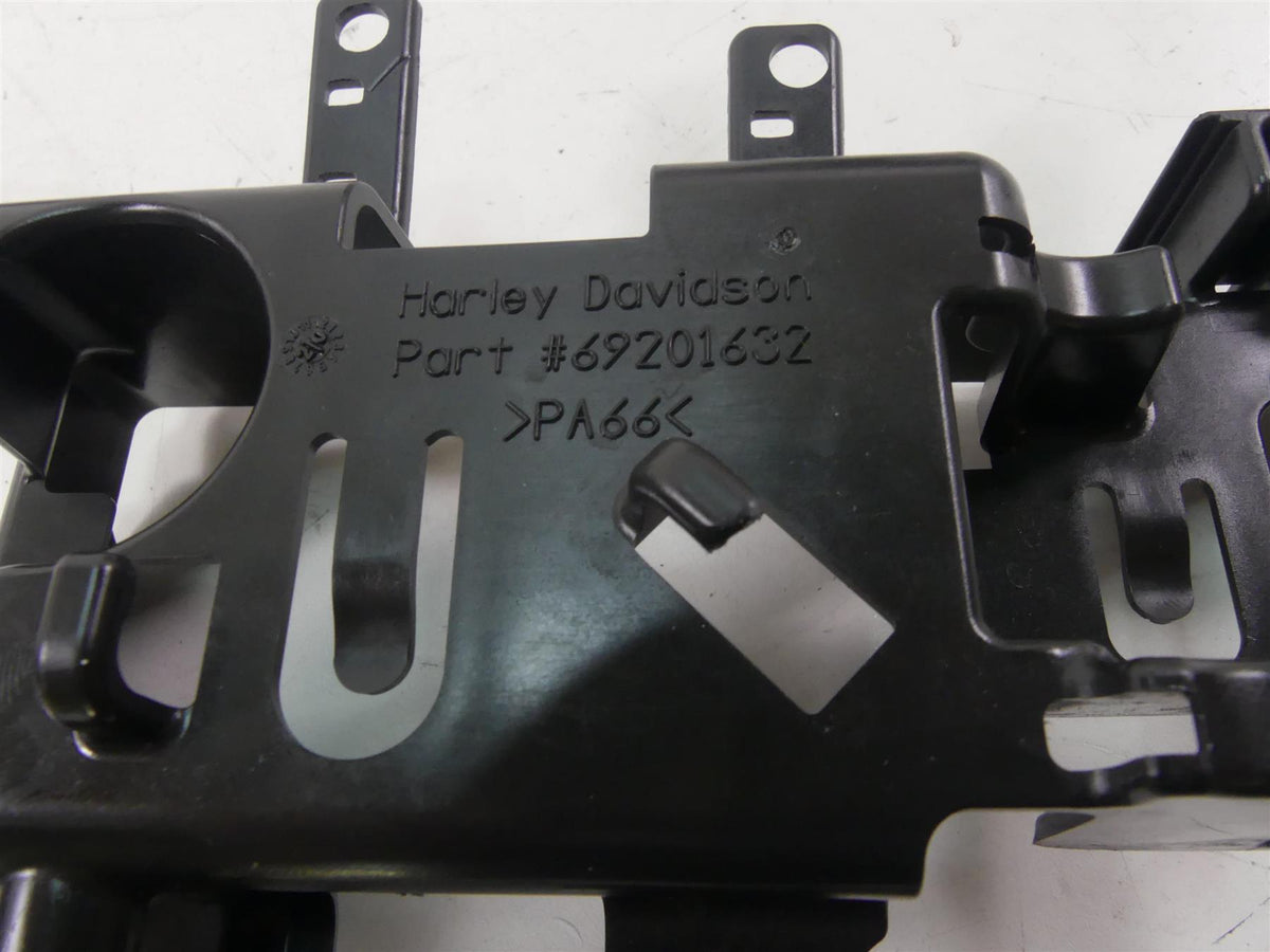 2021 Harley Softail FXBBS Street Bob Electrical Carrier Plastic Set 69201632 {{ shop.shopifyCountryName }} - Mototech271