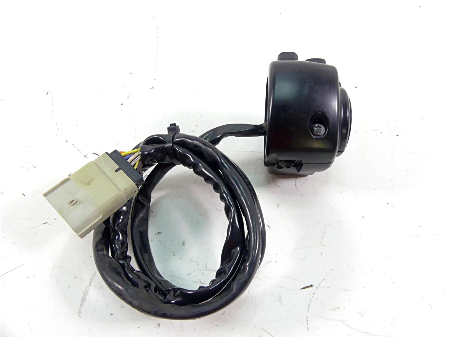 2011 Harley Touring FLTRX Road Glide Left Hand Audio Control Switch 71682-06A {{ shop.shopifyCountryName }} - Mototech271