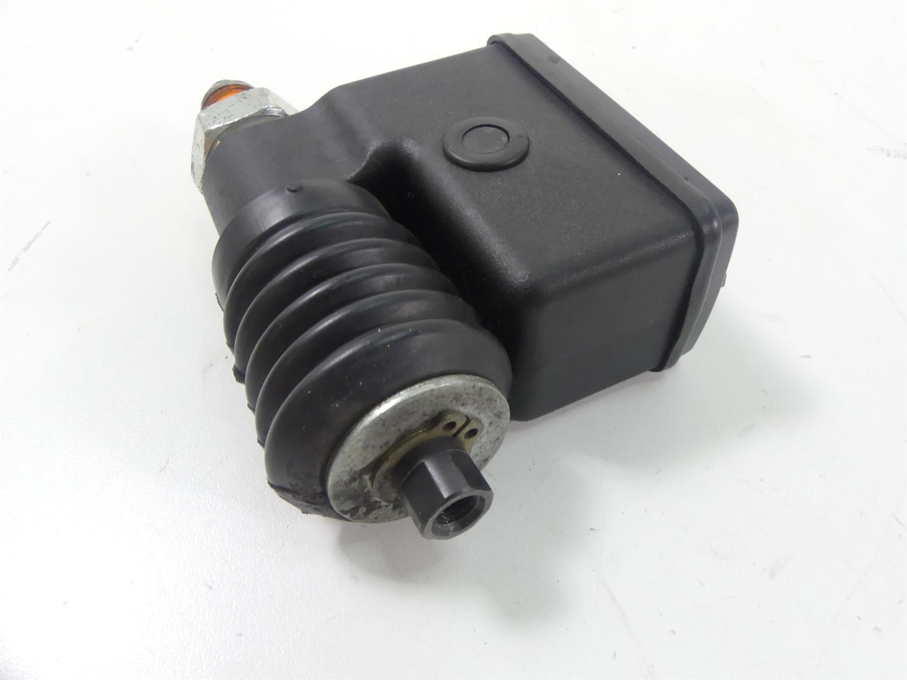 1995 Harley Dyna FXDL Low Rider Nice Rear Brake Master Cylinder 42474-90 {{ shop.shopifyCountryName }} - Mototech271