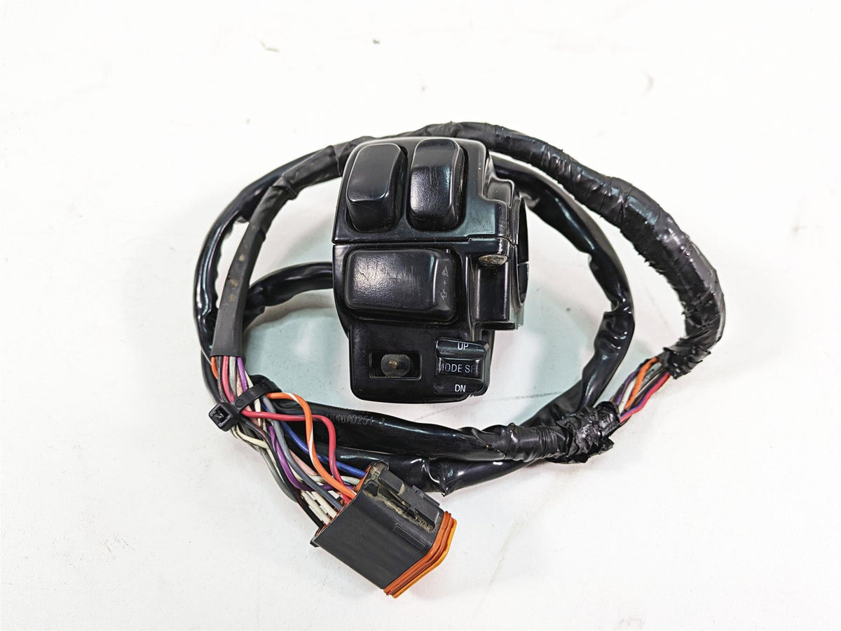 2006 Harley Touring FLHXI Street Glide Right Hand Control Switch - Read 71553-96 {{ shop.shopifyCountryName }} - Mototech271