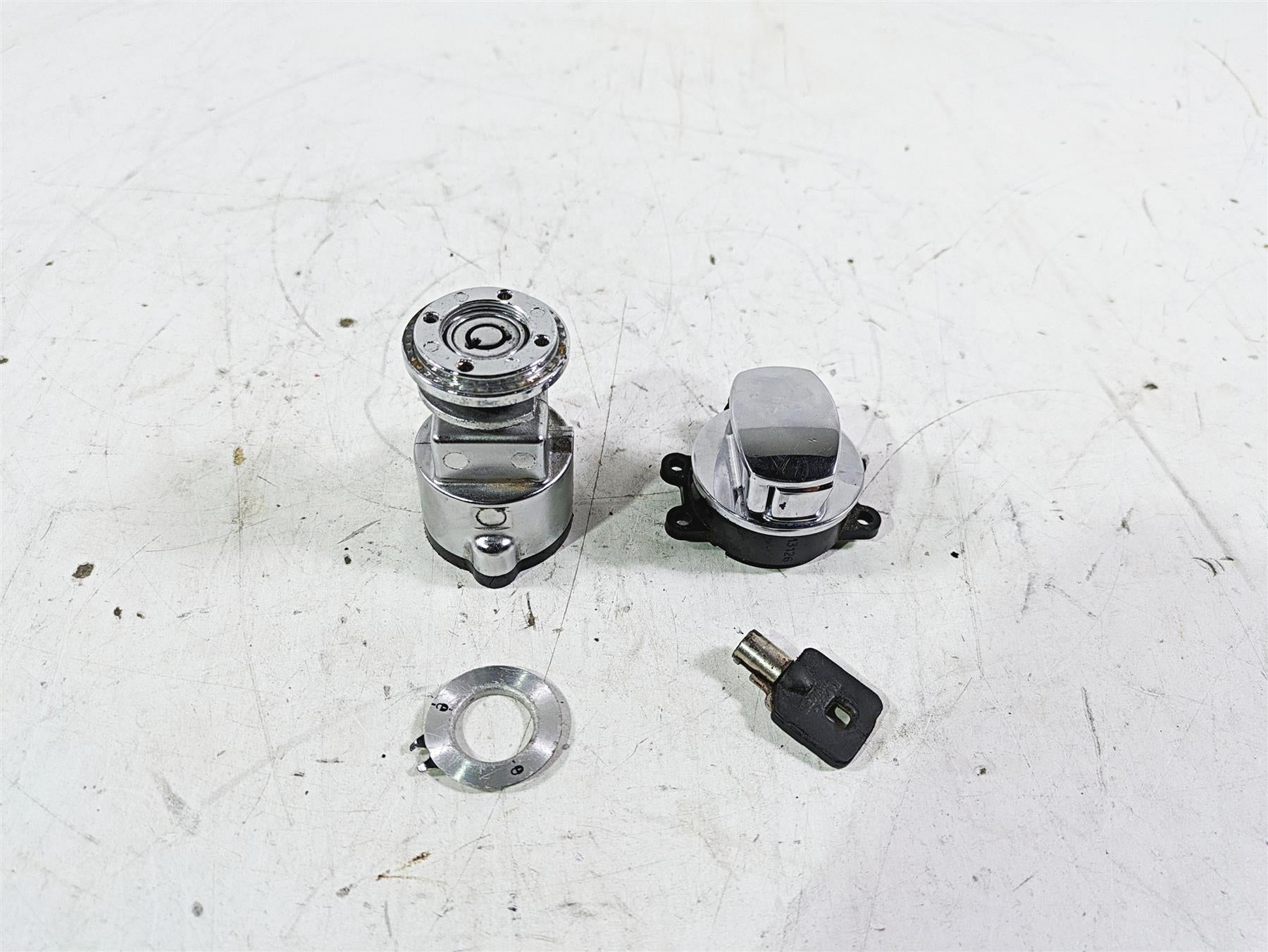 2013 Harley FXDWG Dyna Wide Glide Ignition Switch + Steering Lock Read 71475-06B {{ shop.shopifyCountryName }} - Mototech271