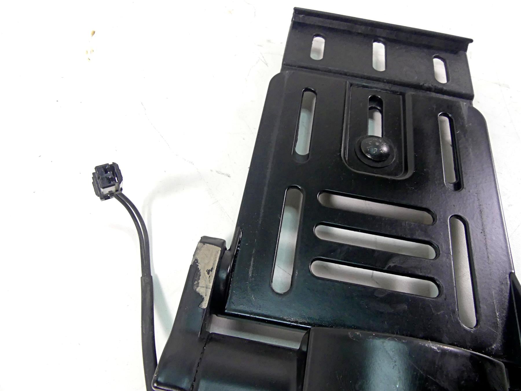 2013 Harley VRSCF Muscle Vrod Rear Side License Plate Holder 69390-09 {{ shop.shopifyCountryName }} - Mototech271