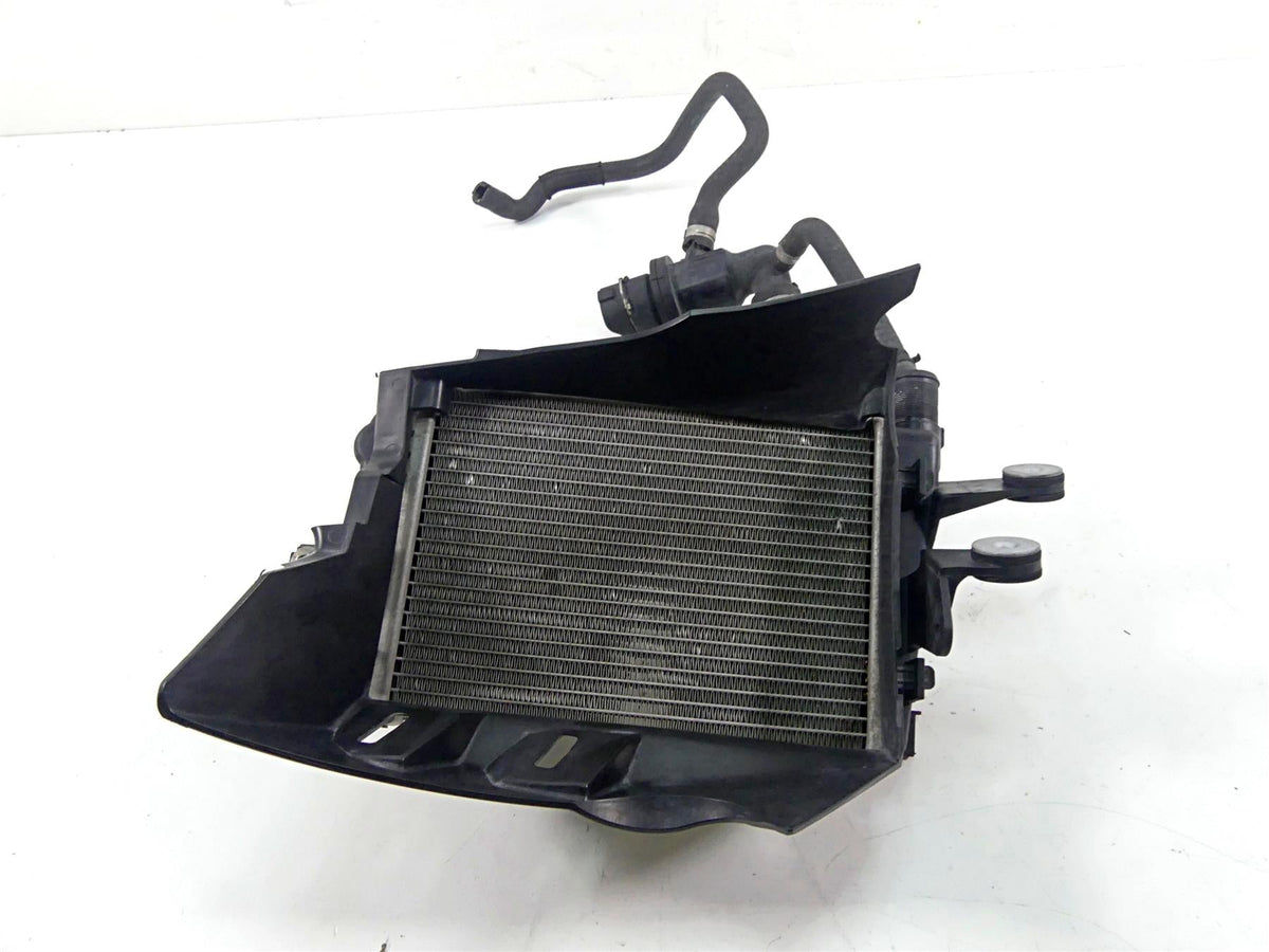 2014 BMW R1200GS K50 Left Radiator + Thermostat Fan Cover Set 17118523116 {{ shop.shopifyCountryName }} - Mototech271