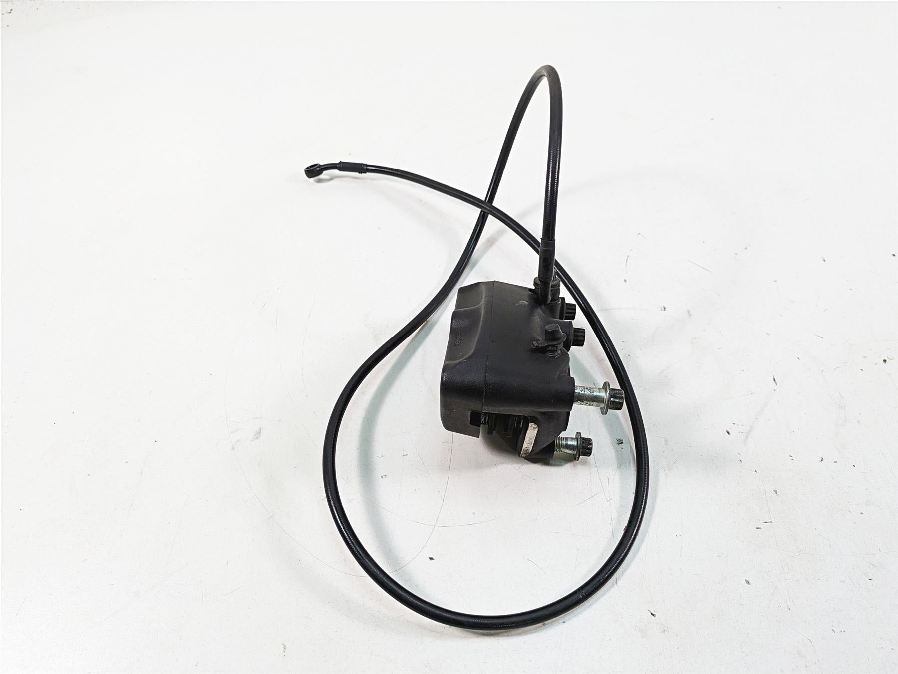2005 Harley Dyna FXDL Low Rider Front Brake Caliper + Line 44046-00D {{ shop.shopifyCountryName }} - Mototech271