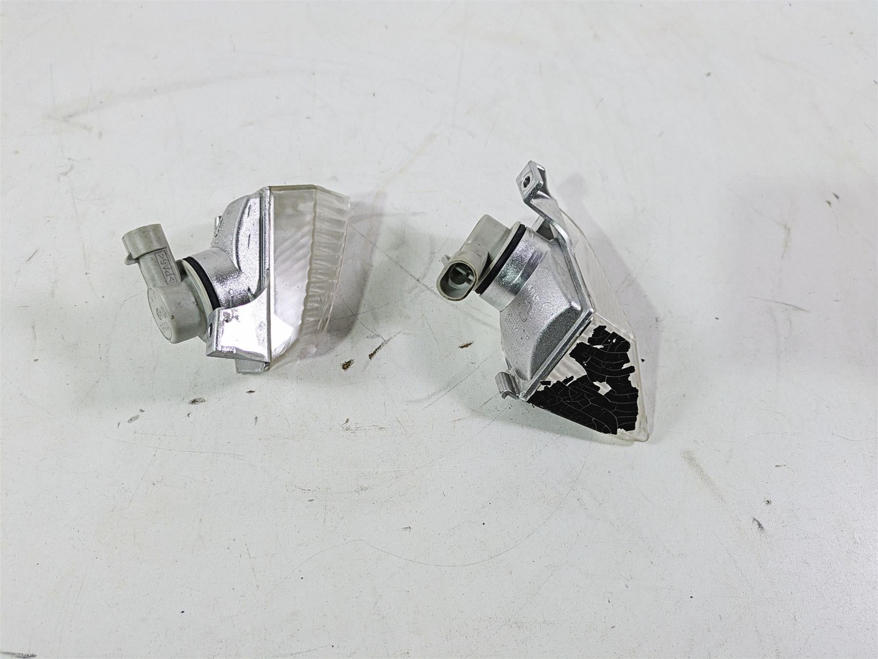 2016 Moto Guzzi Stelvio 1200 8V NTX Front Blinker Set - Read 978428 978427 {{ shop.shopifyCountryName }} - Mototech271