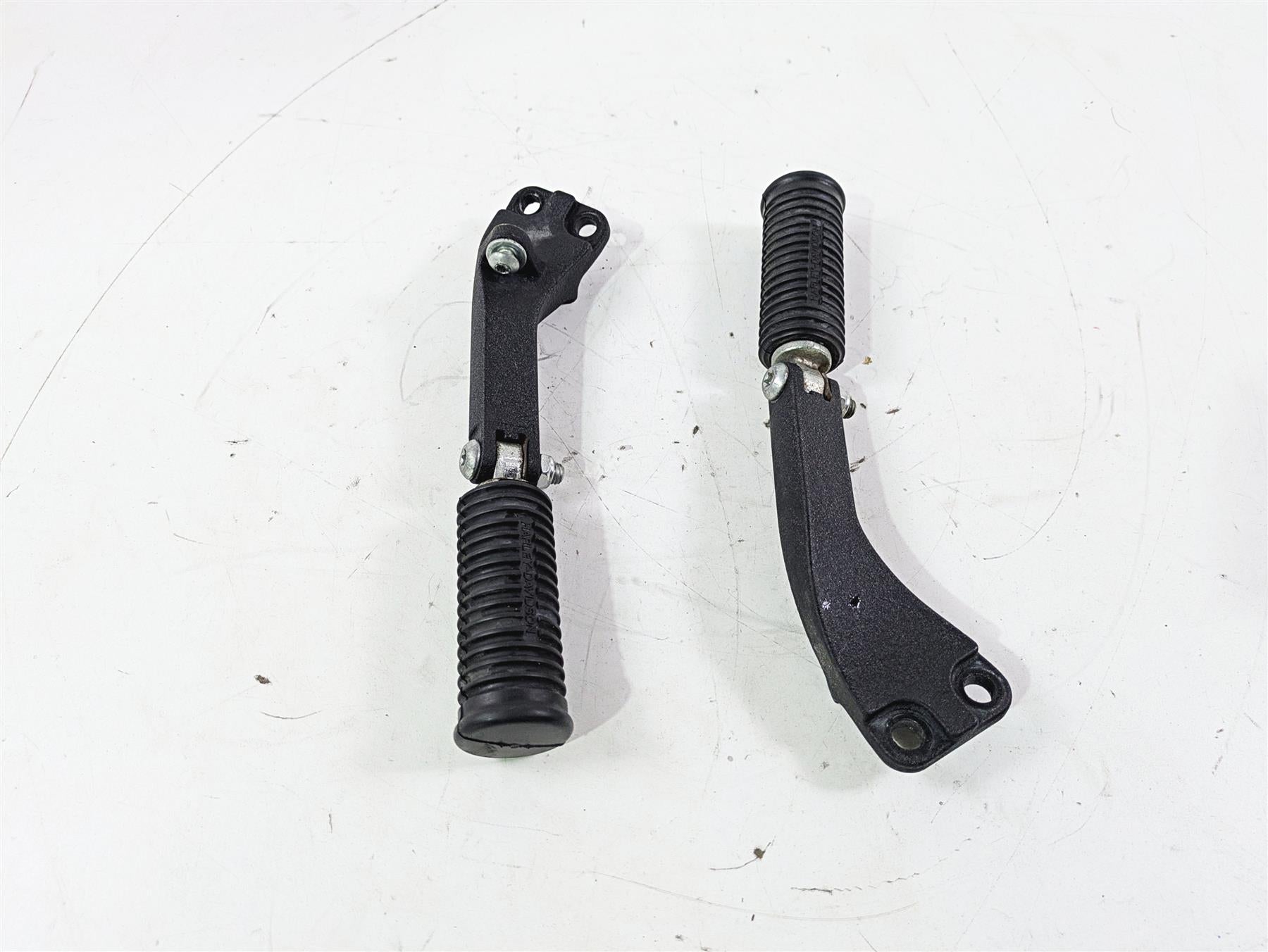 2015 Harley FXDL Dyna Low Rider Passenger Footpeg Foot Pegs 49224-06 49230-06 {{ shop.shopifyCountryName }} - Mototech271