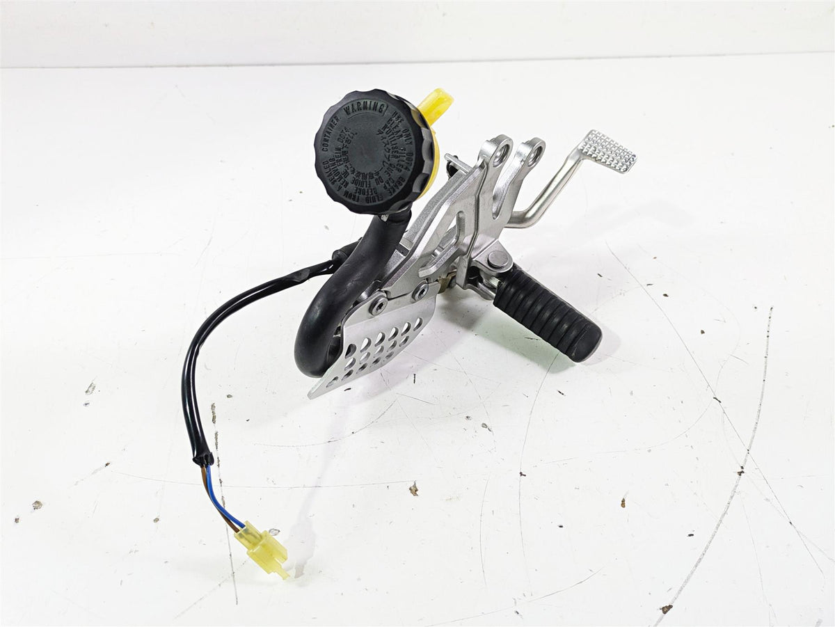 2005 Kawasaki ZX12R Ninja Right Footpeg & Brake Master Cylinder 35063-0069-458 {{ shop.shopifyCountryName }} - Mototech271