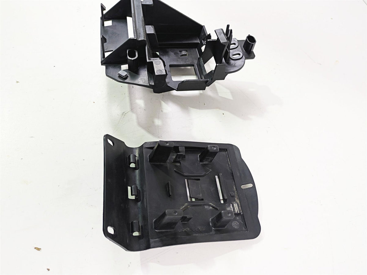 2014 Harley FLS Softail Slim Electric Holder Plastic Stay Carrier Set 70354-11 {{ shop.shopifyCountryName }} - Mototech271