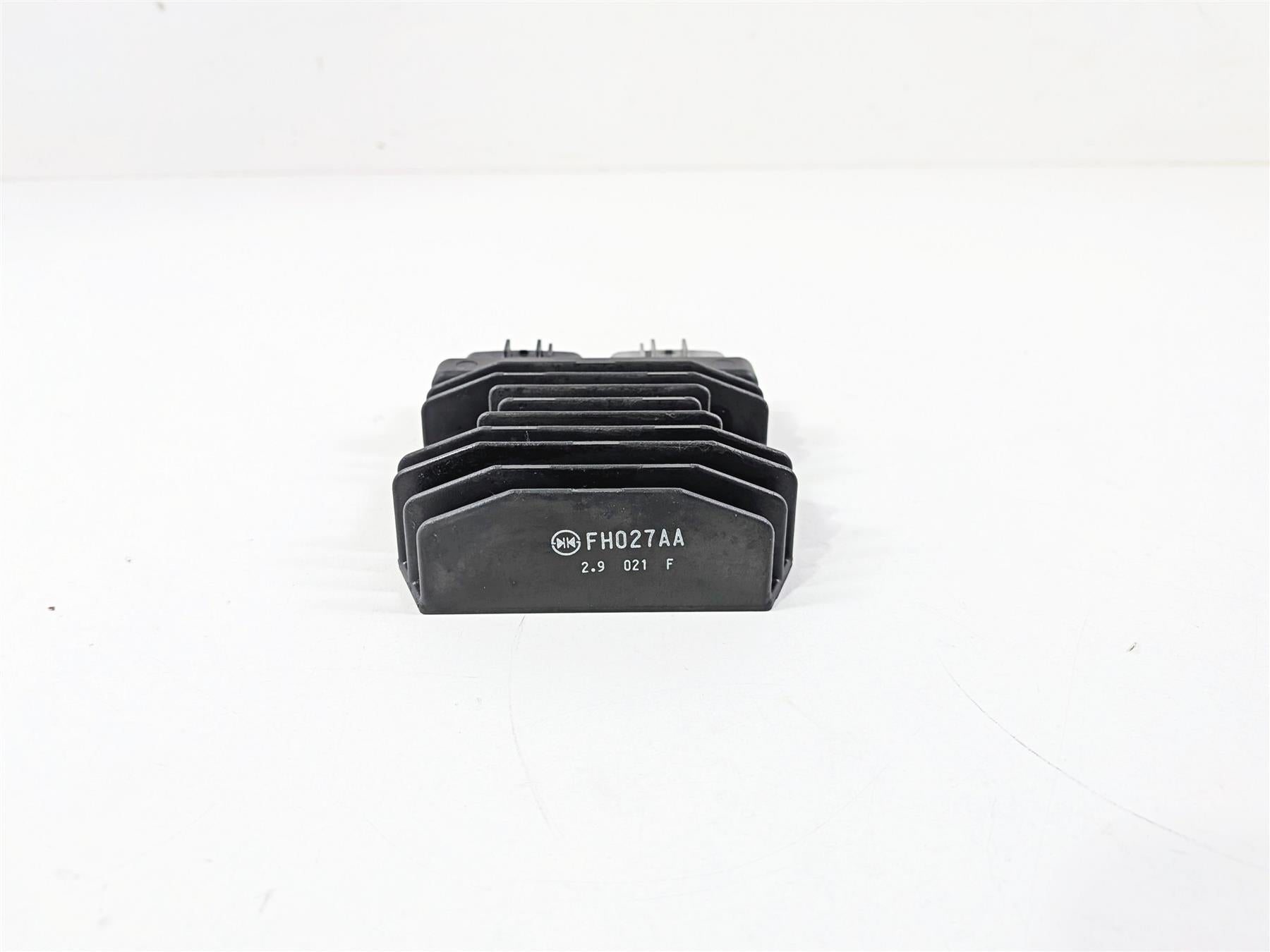 2023 Yamaha MT10 MTN1000 Rectifier Voltage Regulator 1D7-81960-10-00 FH027AA {{ shop.shopifyCountryName }} - Mototech271