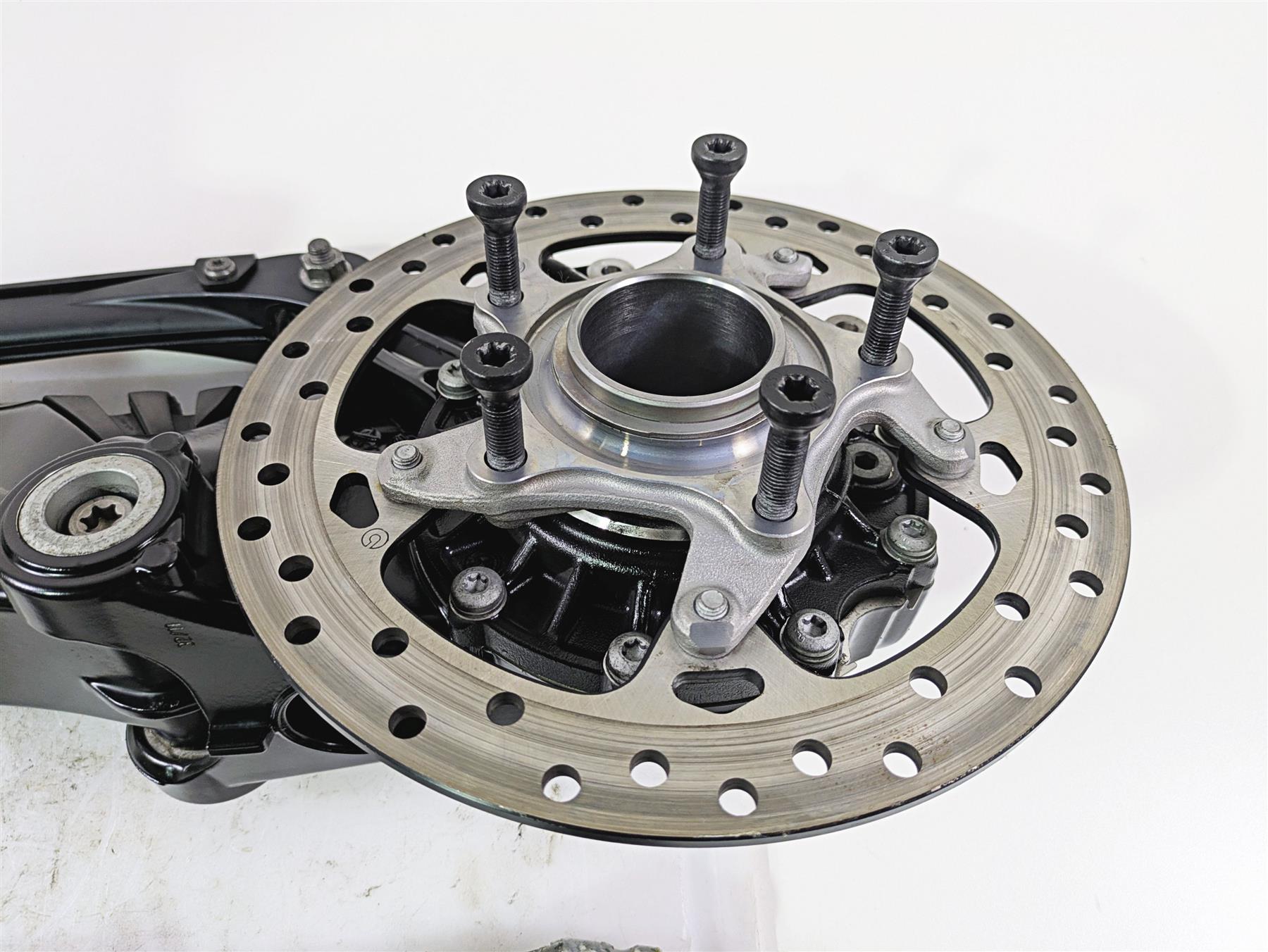 2022 BMW RnineT Pure K22 Differential Swingarm Drive Shaft 32/11 33118405267 {{ shop.shopifyCountryName }} - Mototech271