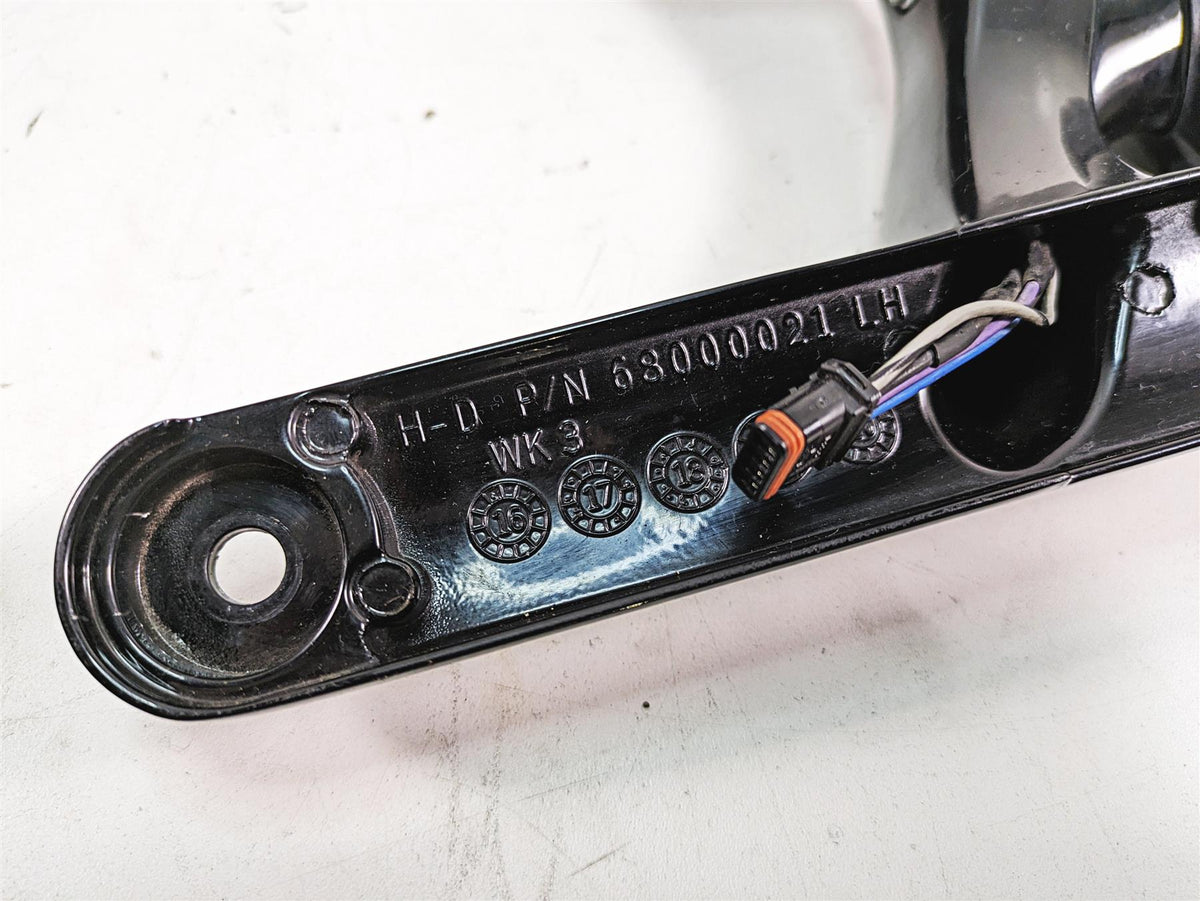 2018 Harley Touring FLHXSE CVO Street Glide Front Blinker & Spot Lights 68000021 {{ shop.shopifyCountryName }} - Mototech271