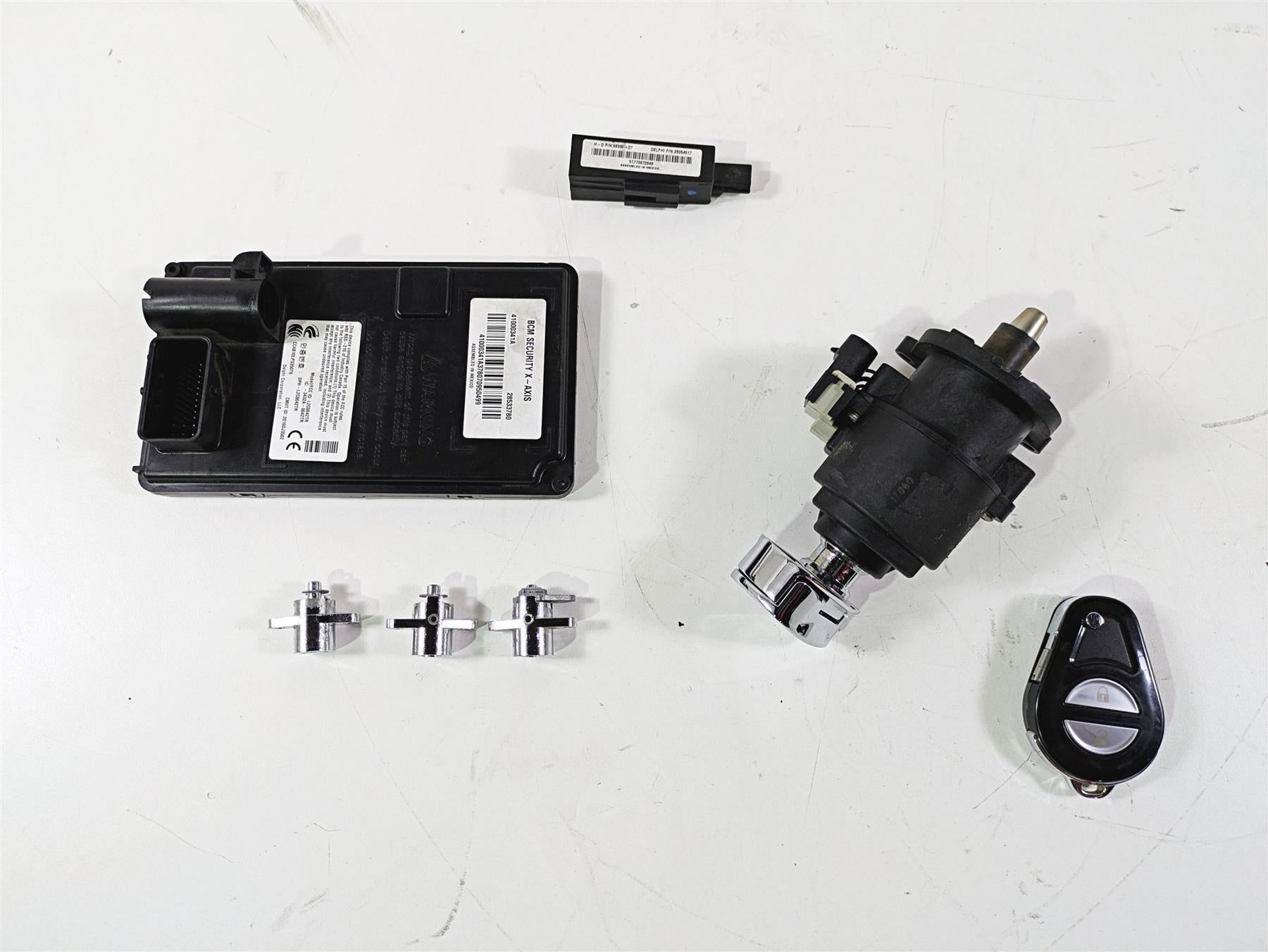 2017 Harley Touring FLHTKSE CVO E-Glide Bcm Ignition Switch Key Set 71400090B {{ shop.shopifyCountryName }} - Mototech271