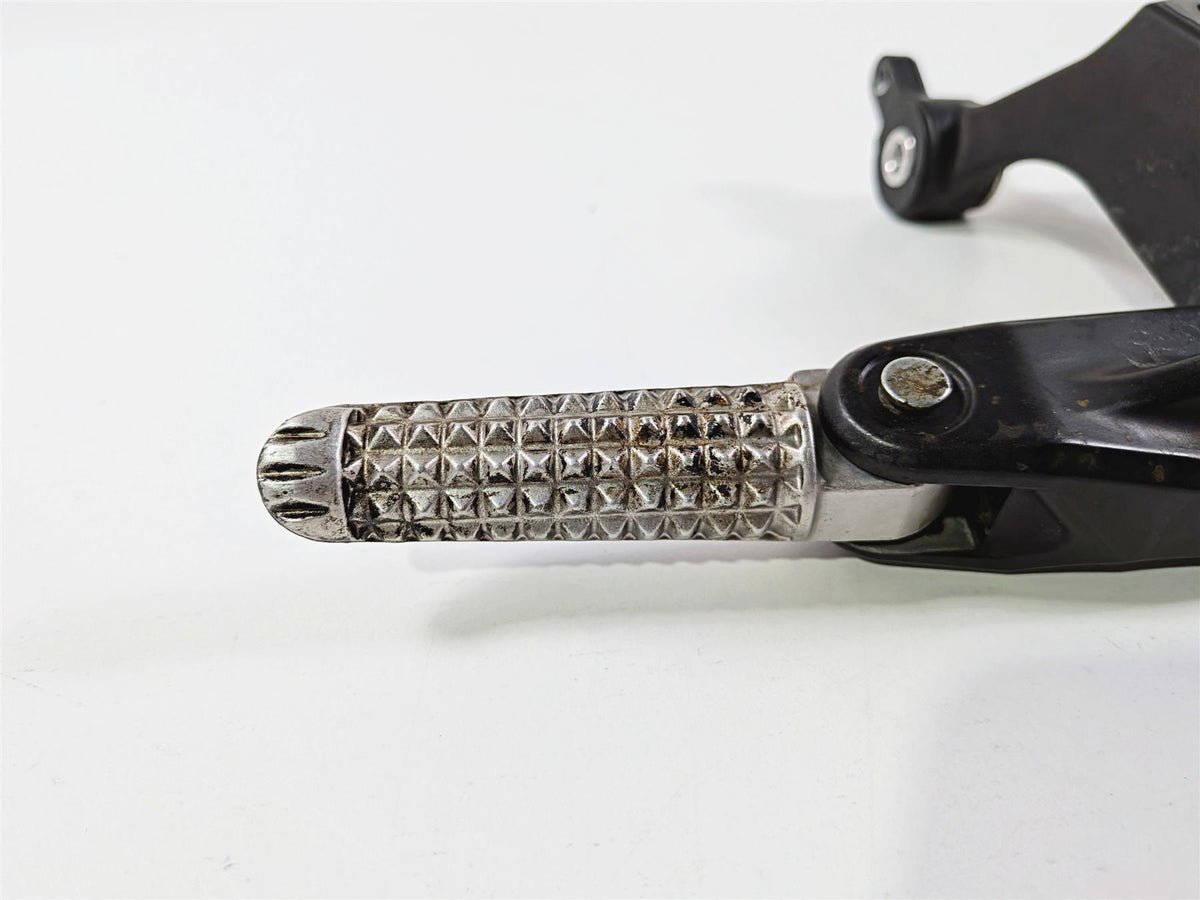 2009 Yamaha VMX17 V-Max 1700 Rear Passenger Footpeg Set - Read 2S3-27430-00-00-Mototech271