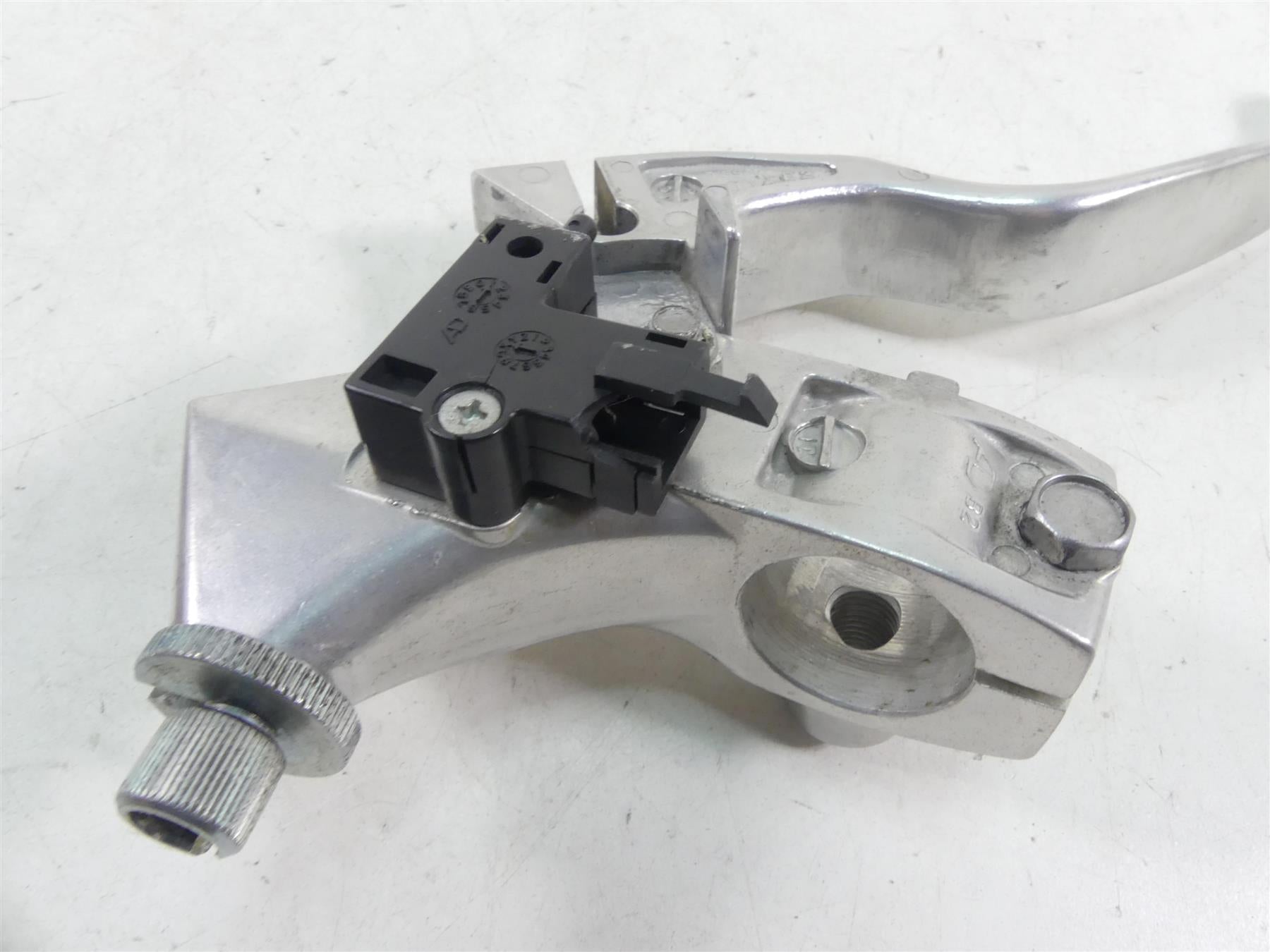 2002 Yamaha XVS1100 V-Star Clutch Perch & Lever 5BN-82911-00-00 {{ shop.shopifyCountryName }} - Mototech271