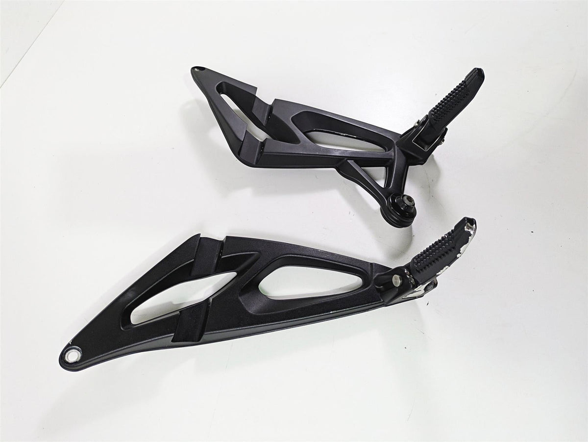 2014 BMW K1300S K40 Passenger Footpeg Foot Peg Set 46717715783 46717715784 {{ shop.shopifyCountryName }} - Mototech271