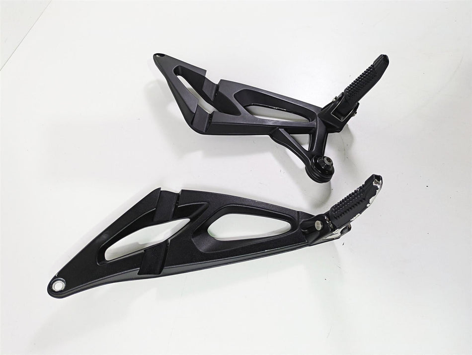 2014 BMW K1300S K40 Passenger Footpeg Foot Peg Set 46717715783 46717715784 {{ shop.shopifyCountryName }} - Mototech271