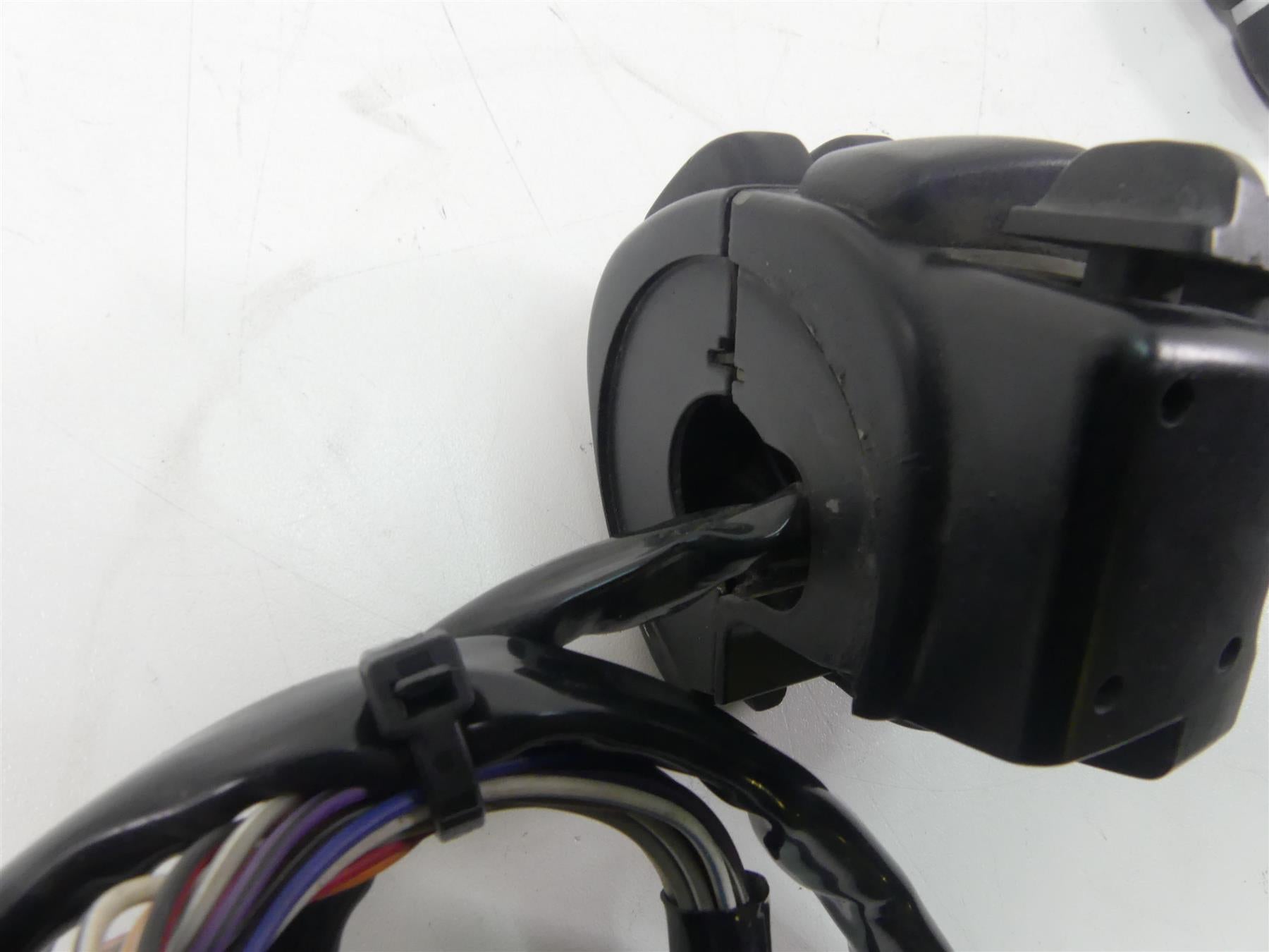 2013 Harley Touring FLHTP Electra Glide Right Cruise Control Switch 71684-06A {{ shop.shopifyCountryName }} - Mototech271