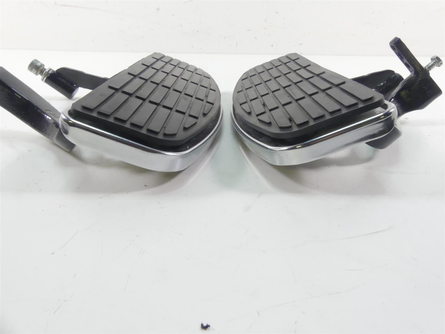 1999 Harley Touring FLHTCUI Electra Glide Front Rider Floor Board Set 50621-79A {{ shop.shopifyCountryName }} - Mototech271