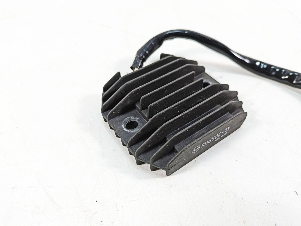 2002 Yamaha FZ1 FZS1000 Fazer Rectifier Voltage Regulator SH650C 5FL-81960-00-00 {{ shop.shopifyCountryName }} - Mototech271