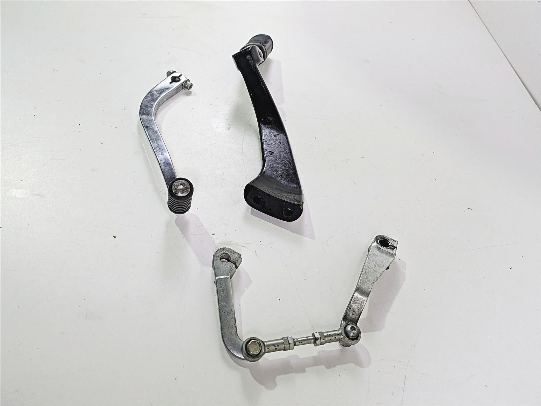 2020 Harley Softail FXST Standard Left Footpeg & Shifter Pedal 50500603 33600126 {{ shop.shopifyCountryName }} - Mototech271