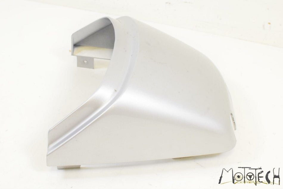 04 BMW R1150RS R1150 RS R22 Tail Center Cover Fairing Cowl 52532313121 {{ shop.shopifyCountryName }} - Mototech271