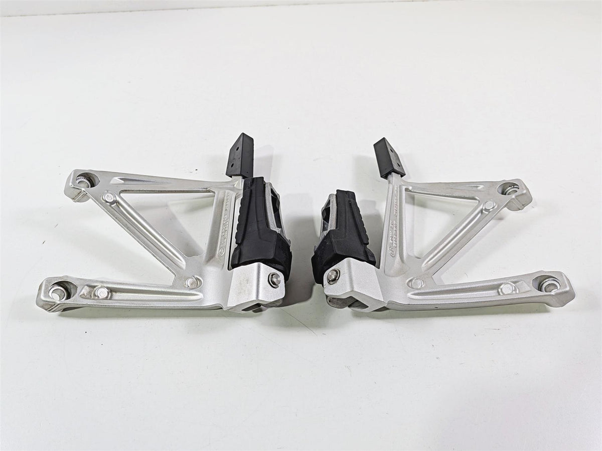 2019 BMW R1250GS K50 Rear Passenger Foot Peg Rest Set -Read 46718556264 46718556265 {{ shop.shopifyCountryName }} - Mototech271