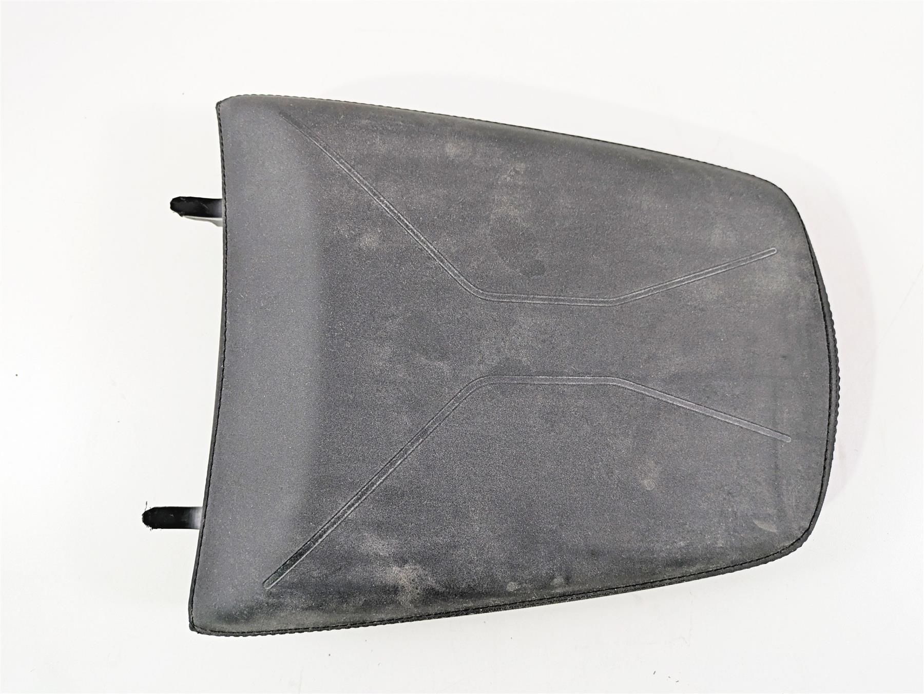 2024 Triumph Tiger 900 GT Rear Passenger Seat Saddle Comfort 2 tone T2311981 {{ shop.shopifyCountryName }} - Mototech271