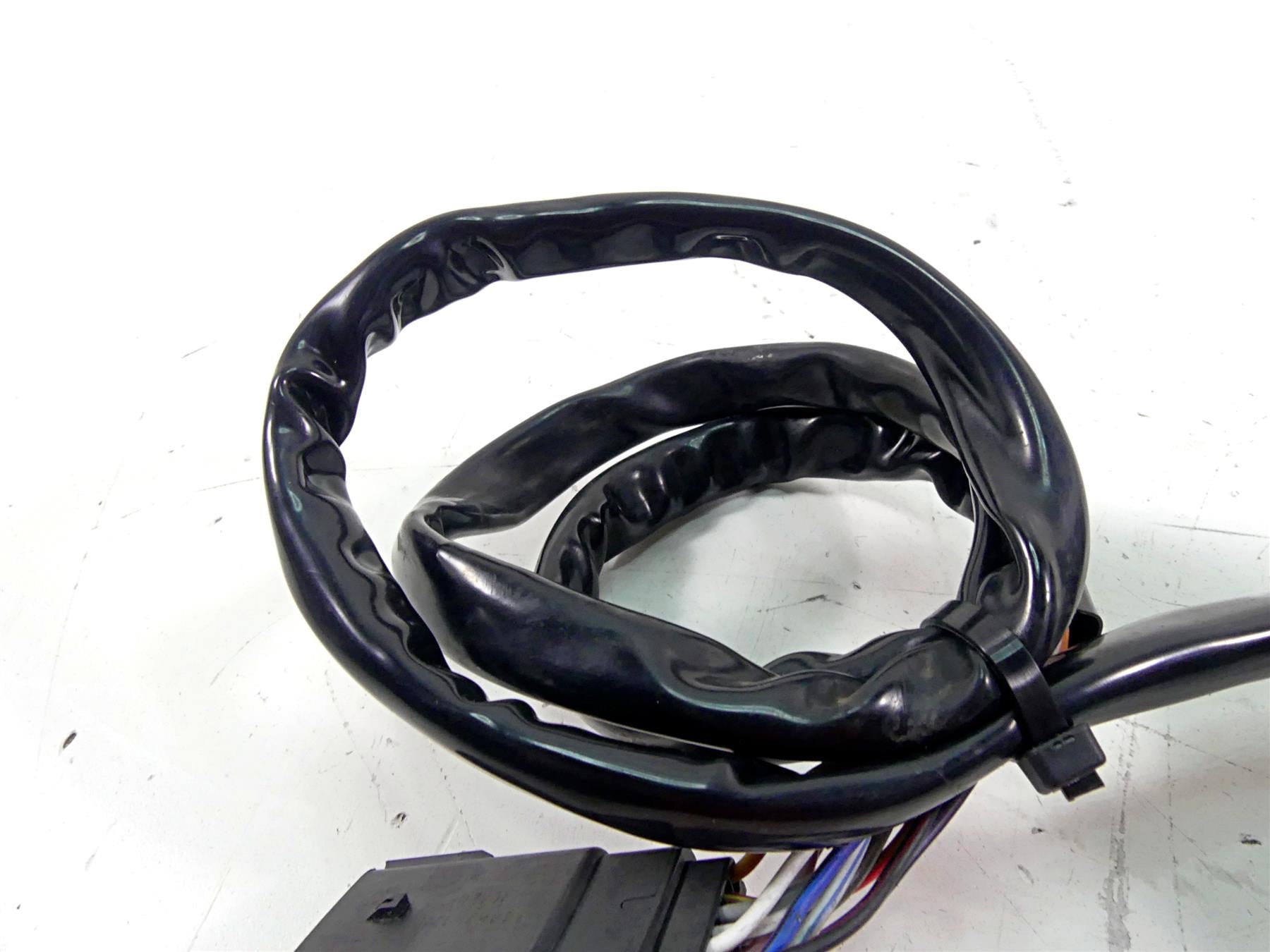 2011 Harley Touring FLTRX Road Glide Right Hand Control Switch -Read 71684-06A {{ shop.shopifyCountryName }} - Mototech271
