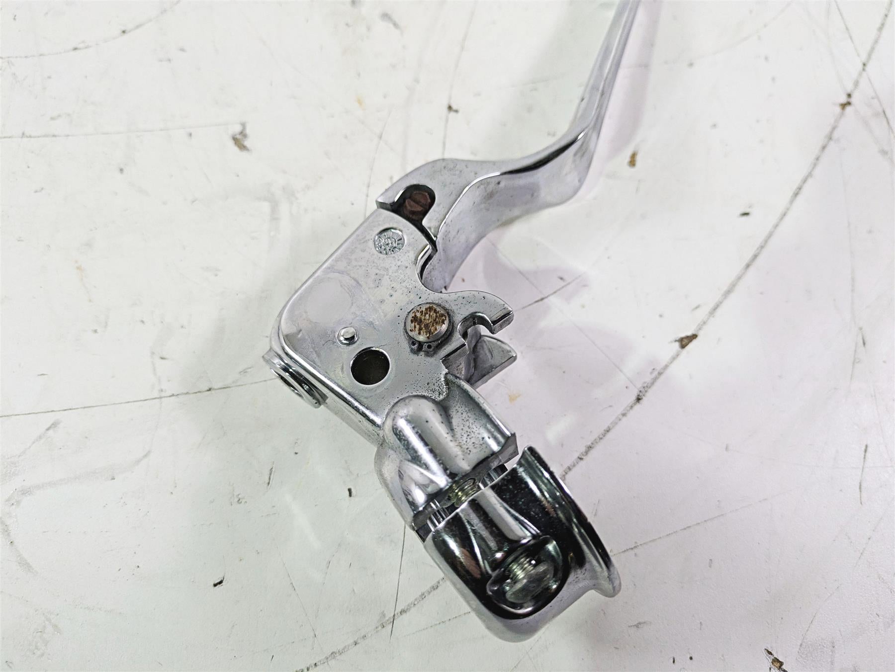 2007 Harley FXDWG Dyna Wide Glide Chrome Clutch Perch & Lever 38608-96 {{ shop.shopifyCountryName }} - Mototech271