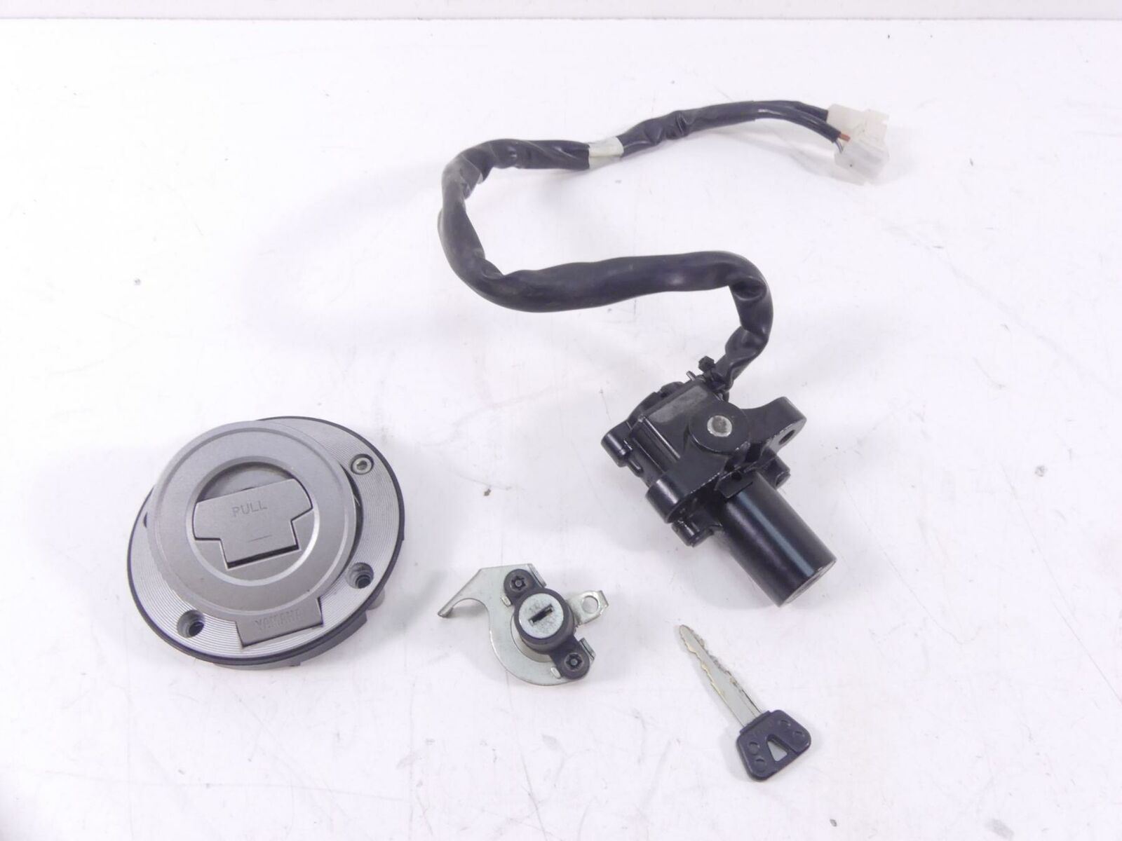 2012 Yamaha XT1200 Super Tenere Ignition Switch Key Lock Set 23P-82501-10-00 {{ shop.shopifyCountryName }} - Mototech271