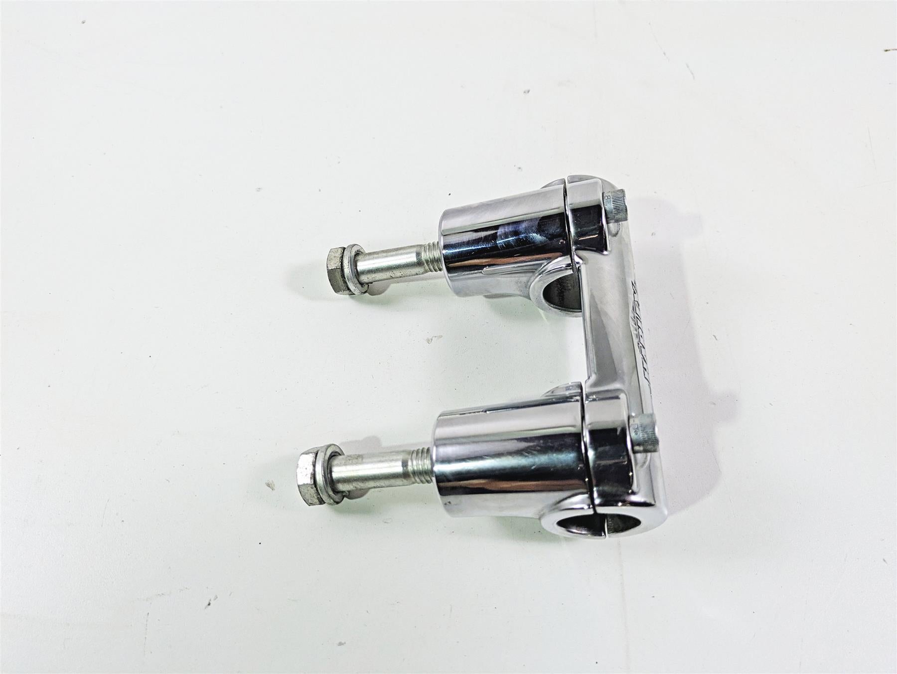 2017 Harley Softail Heritage Classic FLSTC Handlebar Riser Set 55984-07 56998-09 {{ shop.shopifyCountryName }} - Mototech271