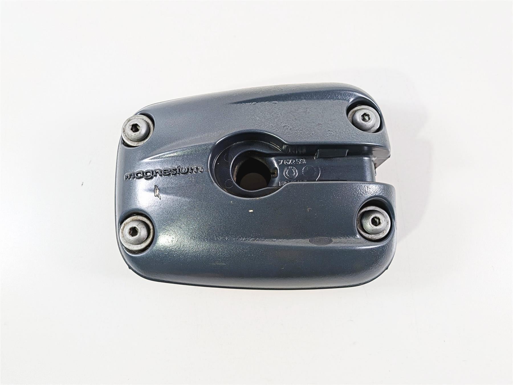 2004 BMW R1150GS R21 Left Cylinder Head Valve Cover 11127672585 {{ shop.shopifyCountryName }} - Mototech271
