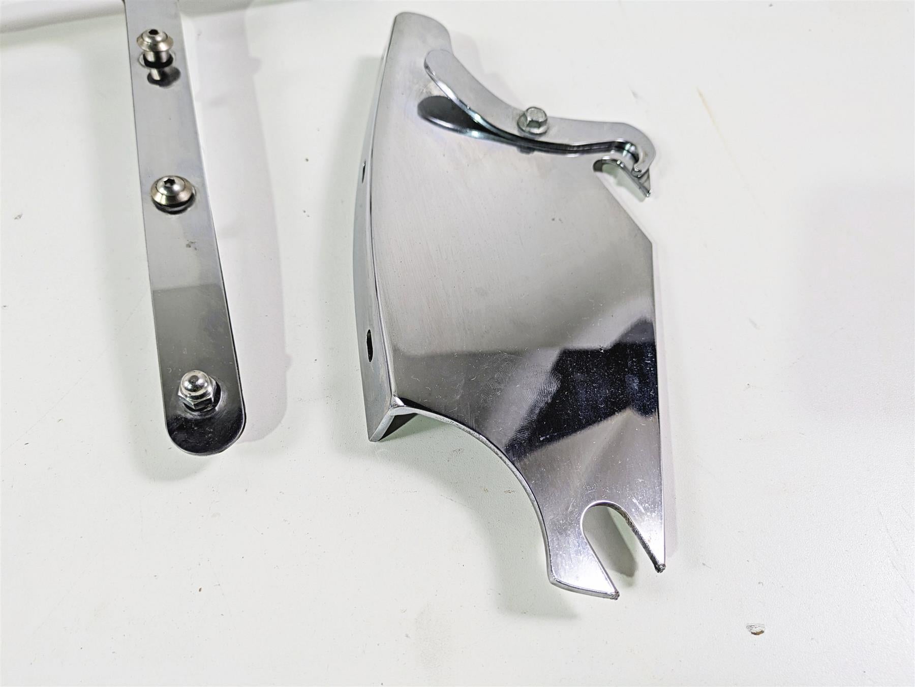 2016 Harley Touring FLHR Road King Windshield Mounting Hardware {{ shop.shopifyCountryName }} - Mototech271