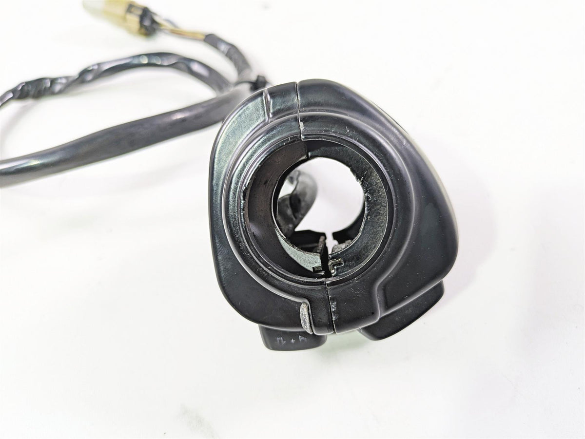 2007 Harley Sportster XL1200 C Left Hand Blinker Light Control Switch 71682-06A {{ shop.shopifyCountryName }} - Mototech271
