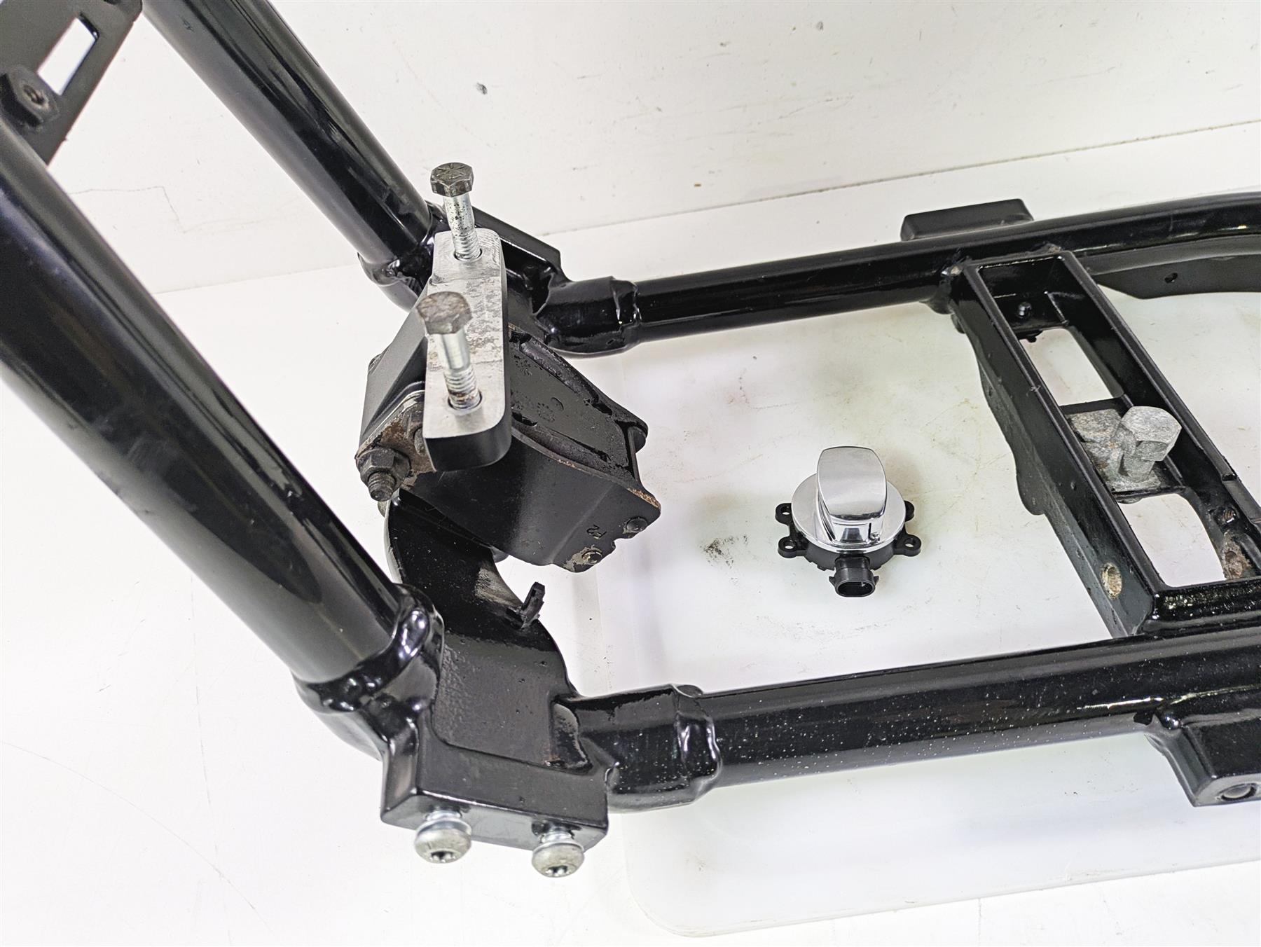2015 Harley FXDF Dyna Fat Bob Straight Main Frame Chassis With Clean Ohio Title 47760-10A {{ shop.shopifyCountryName }} - Mototech271