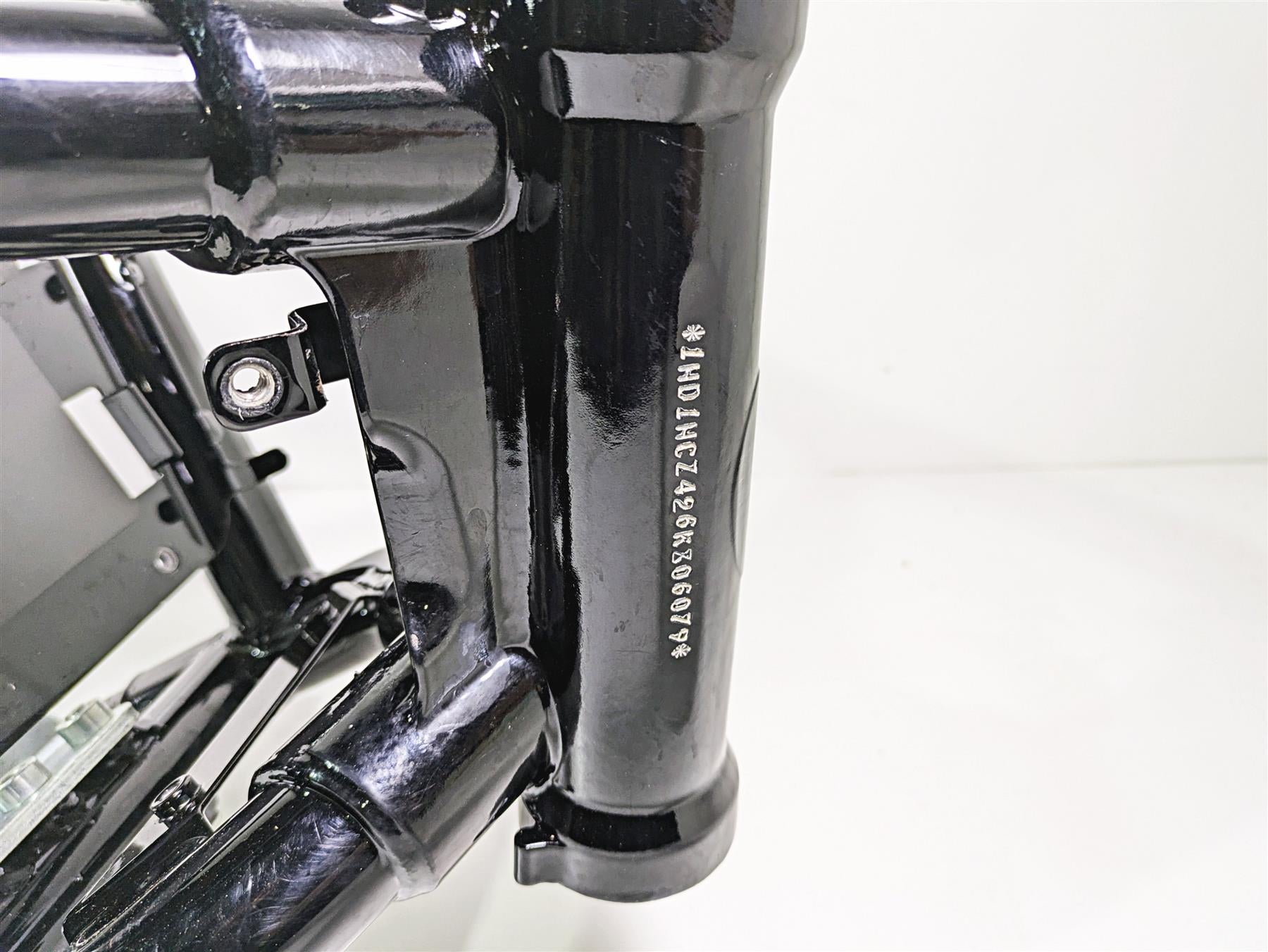 2006 Harley VRSCR Street V-Rod Straight Main Frame Chassis With Clean Ohio Title 48204-08 {{ shop.shopifyCountryName }} - Mototech271