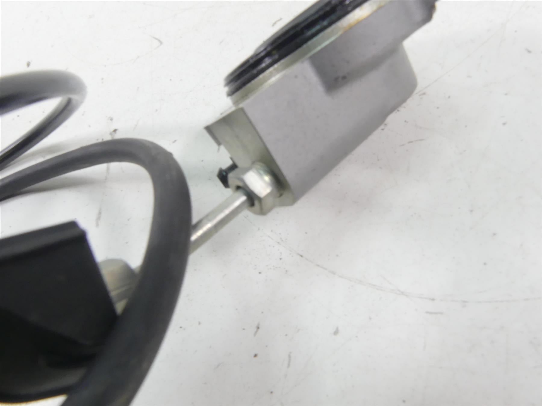 2017 Harley Touring FLHTKL Electra Glide Slave Cylinder Clutch Line 37200131 {{ shop.shopifyCountryName }} - Mototech271