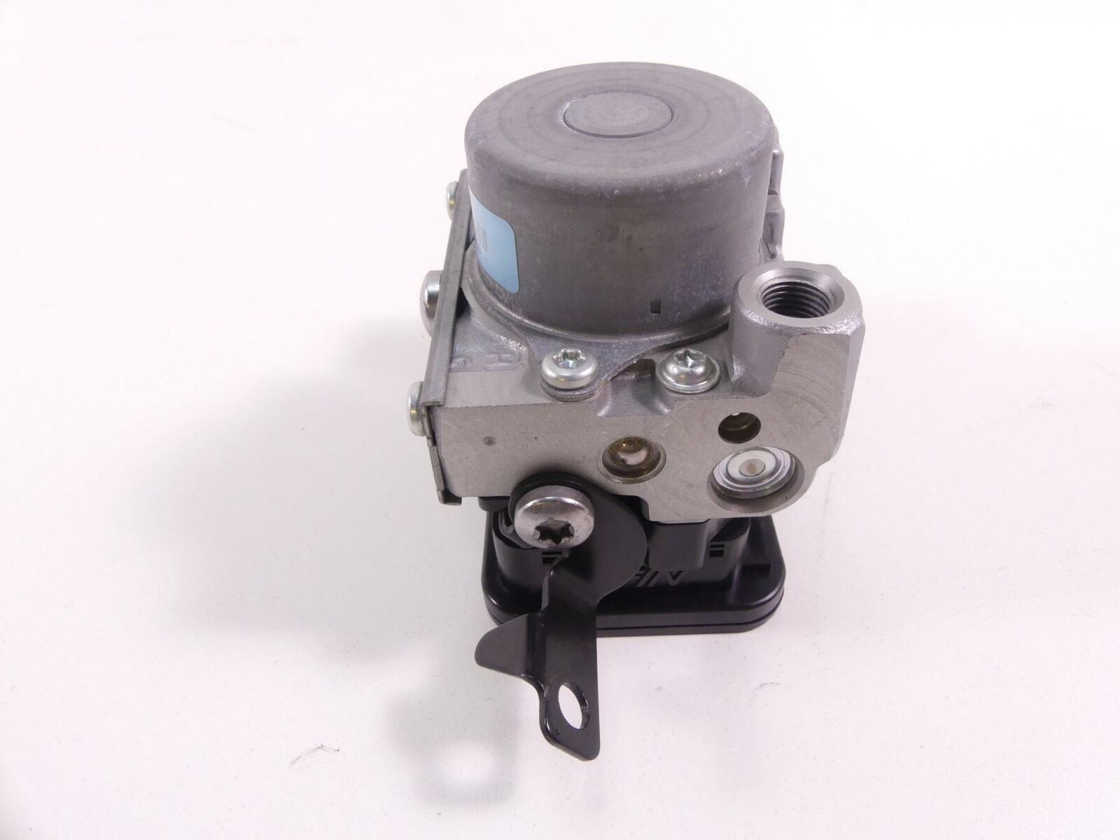 2017 Triumph Daytona 675R Abs Brake Module Module T2021488 {{ shop.shopifyCountryName }} - Mototech271