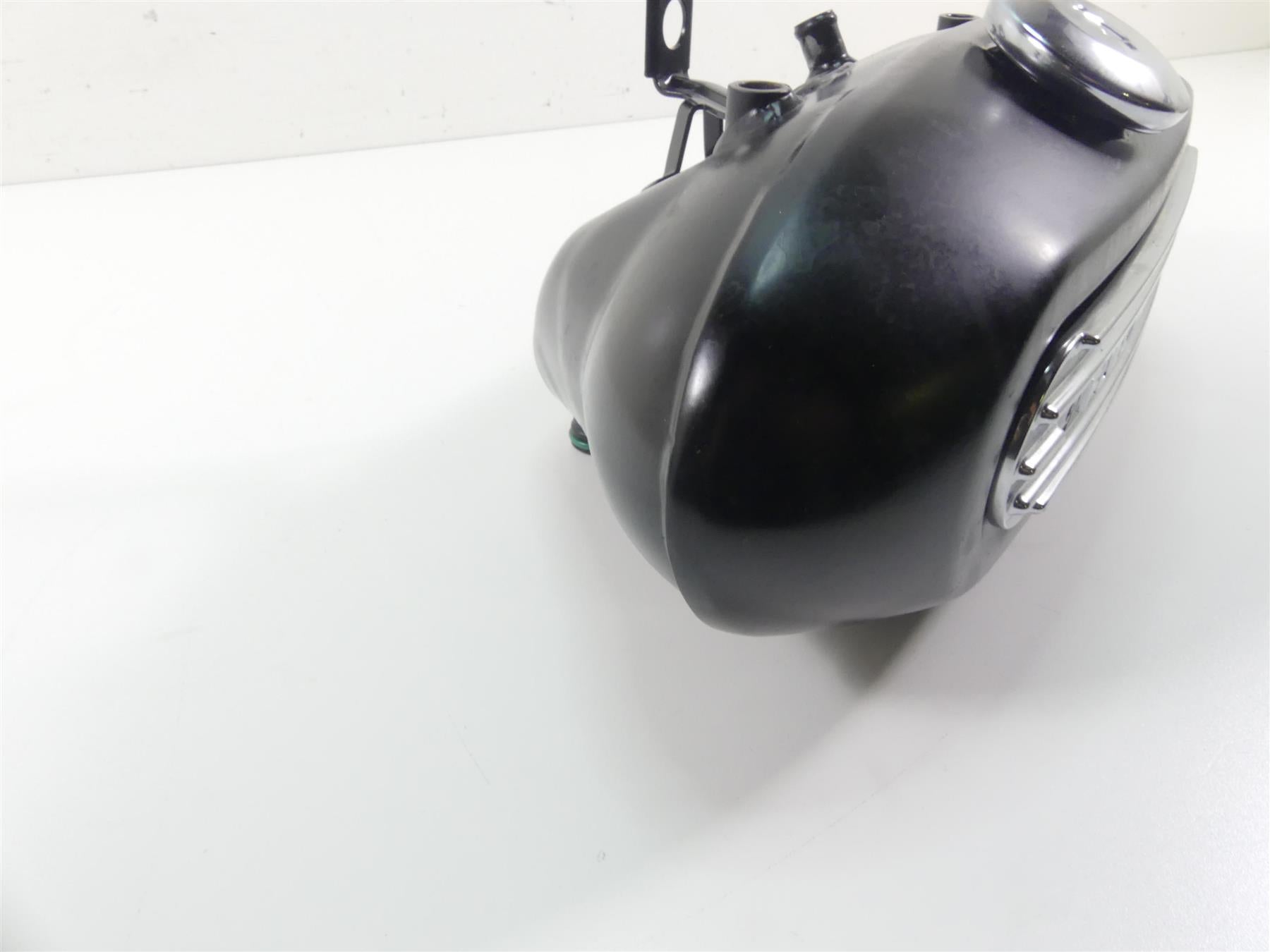 2013 Triumph Rocket 3 Touring Oil Tank Reservoir Dipstick & Cover T1210259 {{ shop.shopifyCountryName }} - Mototech271