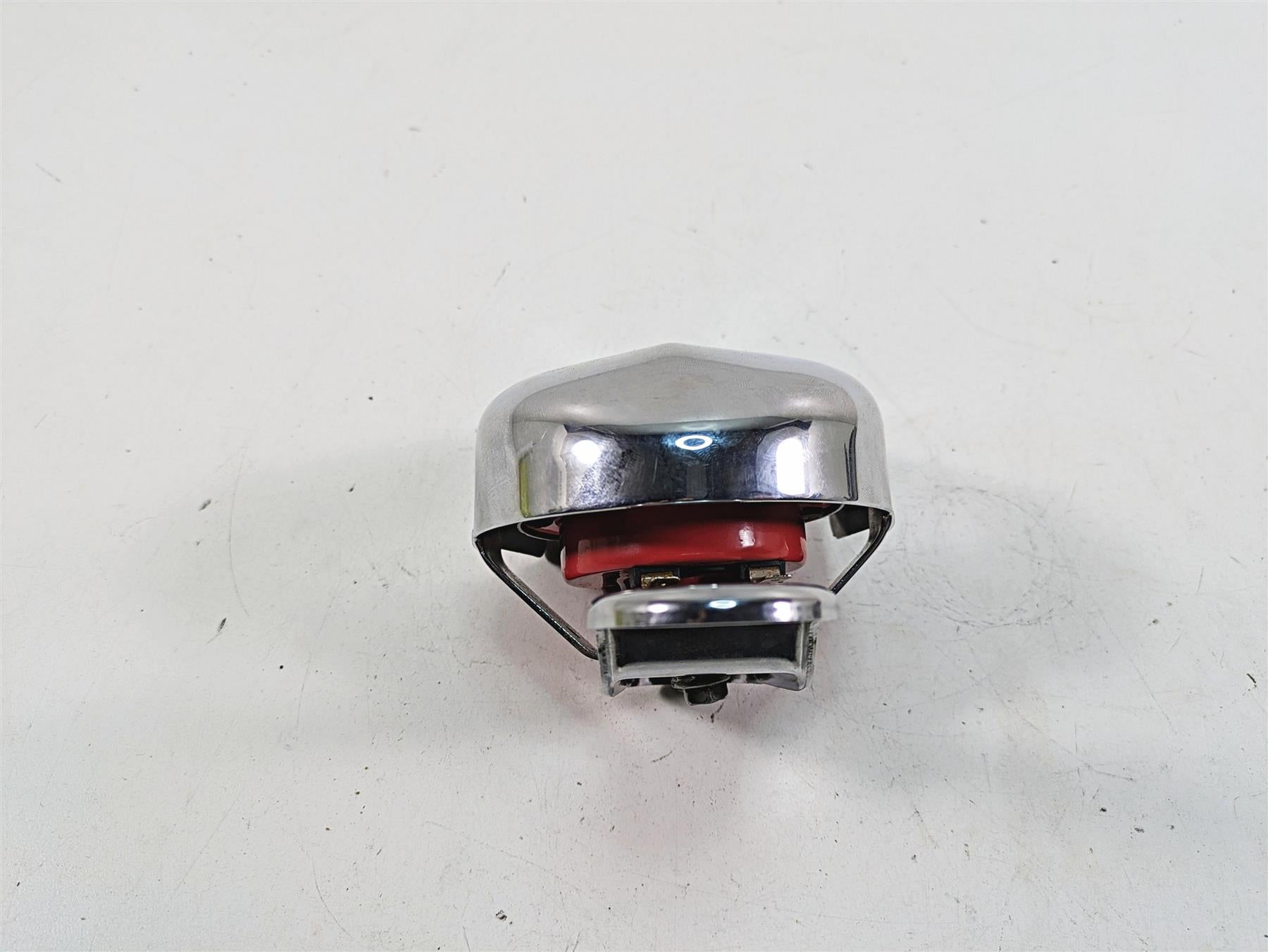 1999 Harley Touring FLHTC Electra Glide Horn & Chrome Cover 61300478A 69060-90H {{ shop.shopifyCountryName }} - Mototech271