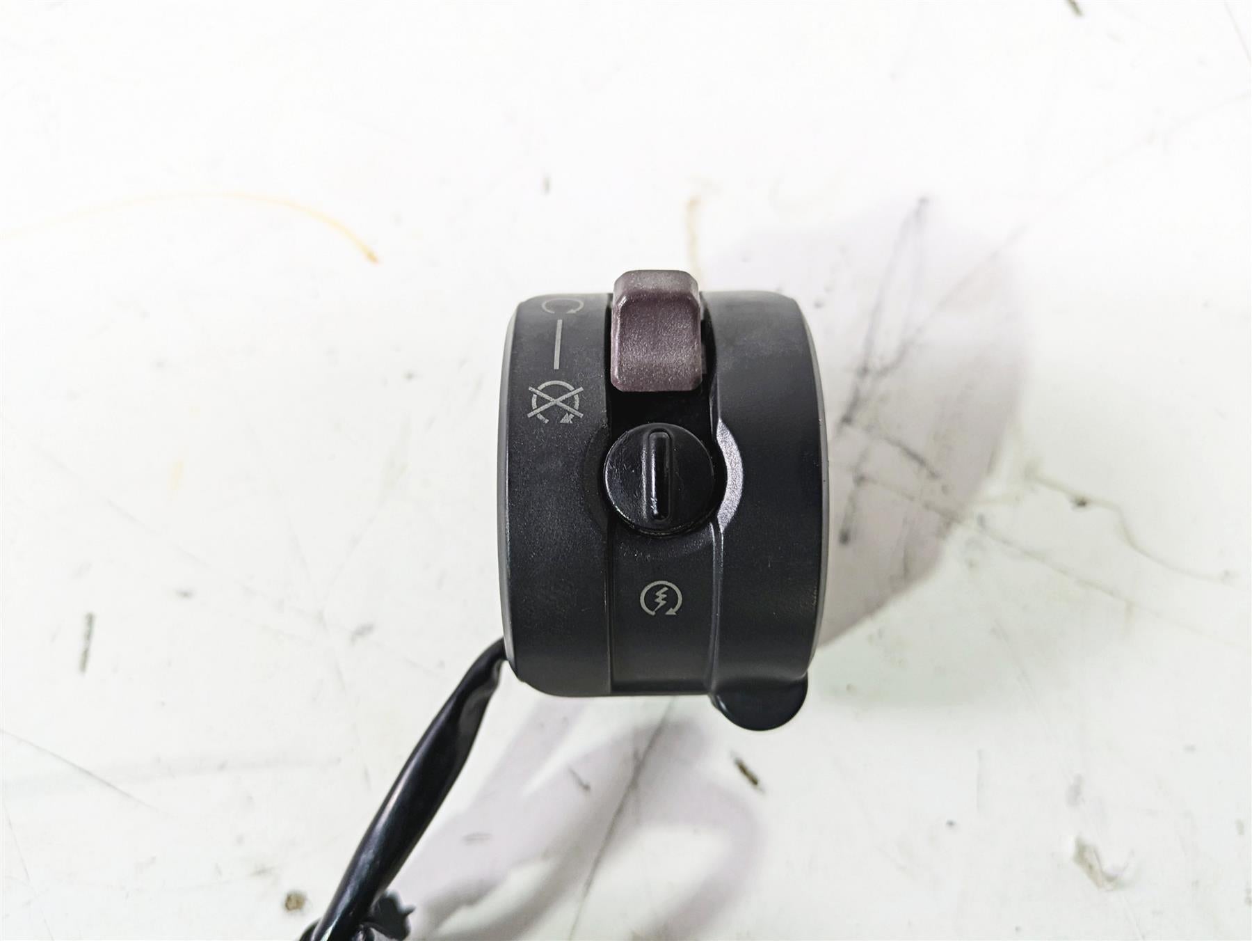 2015 Ducati Panigale 1299 S Right Hand Start Kill Control Switch 65010094I {{ shop.shopifyCountryName }} - Mototech271