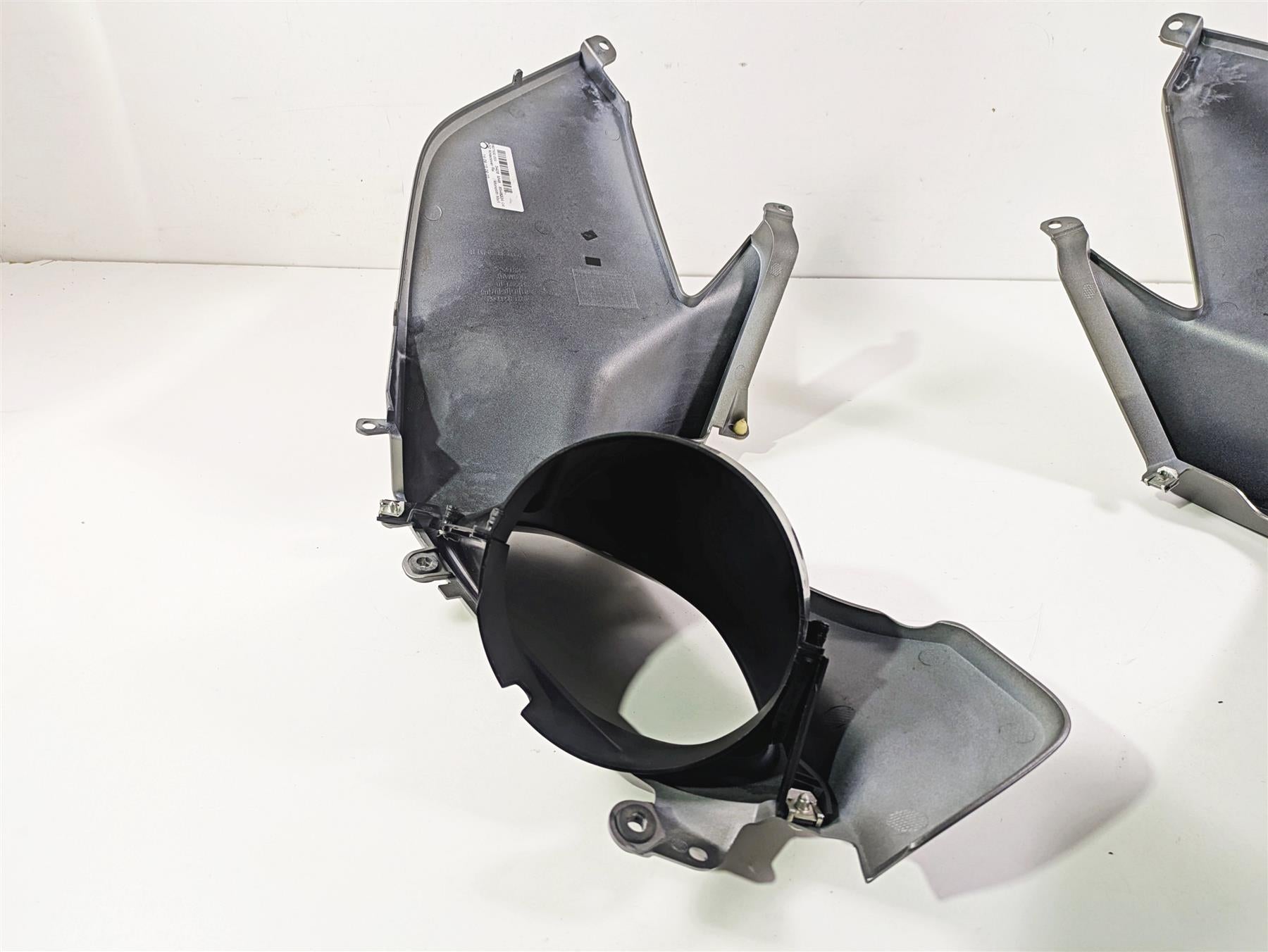 2016 BMW R1200RT K52 Left Right Intake Fairing Cover Set 46638533582 46638529381 {{ shop.shopifyCountryName }} - Mototech271