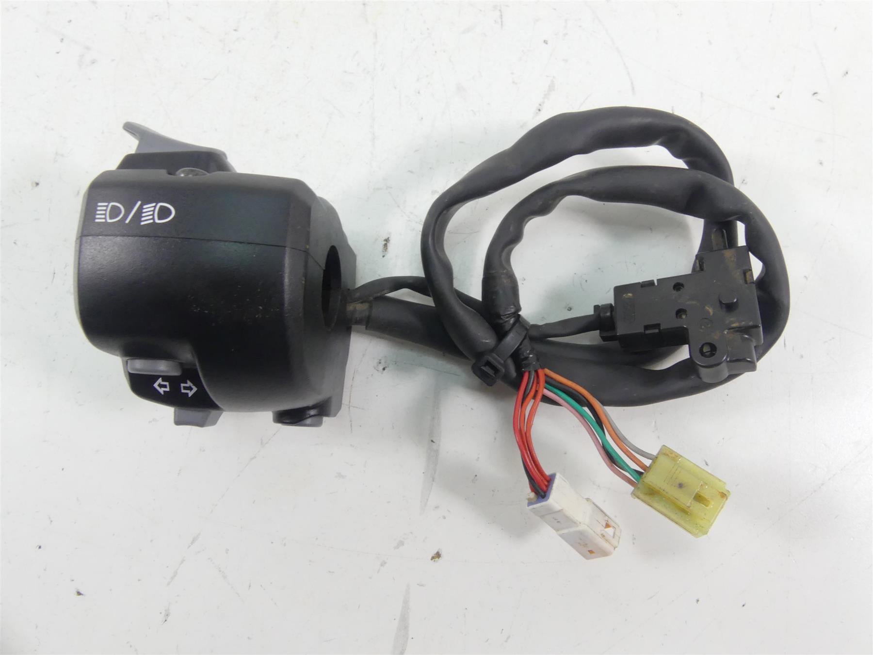 2017 Triumph Thruxton 1200 R Left Turn Signal Lights Control Switch T2043437 {{ shop.shopifyCountryName }} - Mototech271