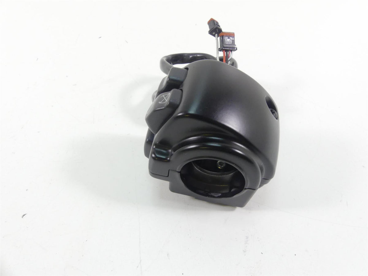 2018 Harley Softail FXFB Fat Bob Right Hand Start Stop Control Switch 71500462 {{ shop.shopifyCountryName }} - Mototech271