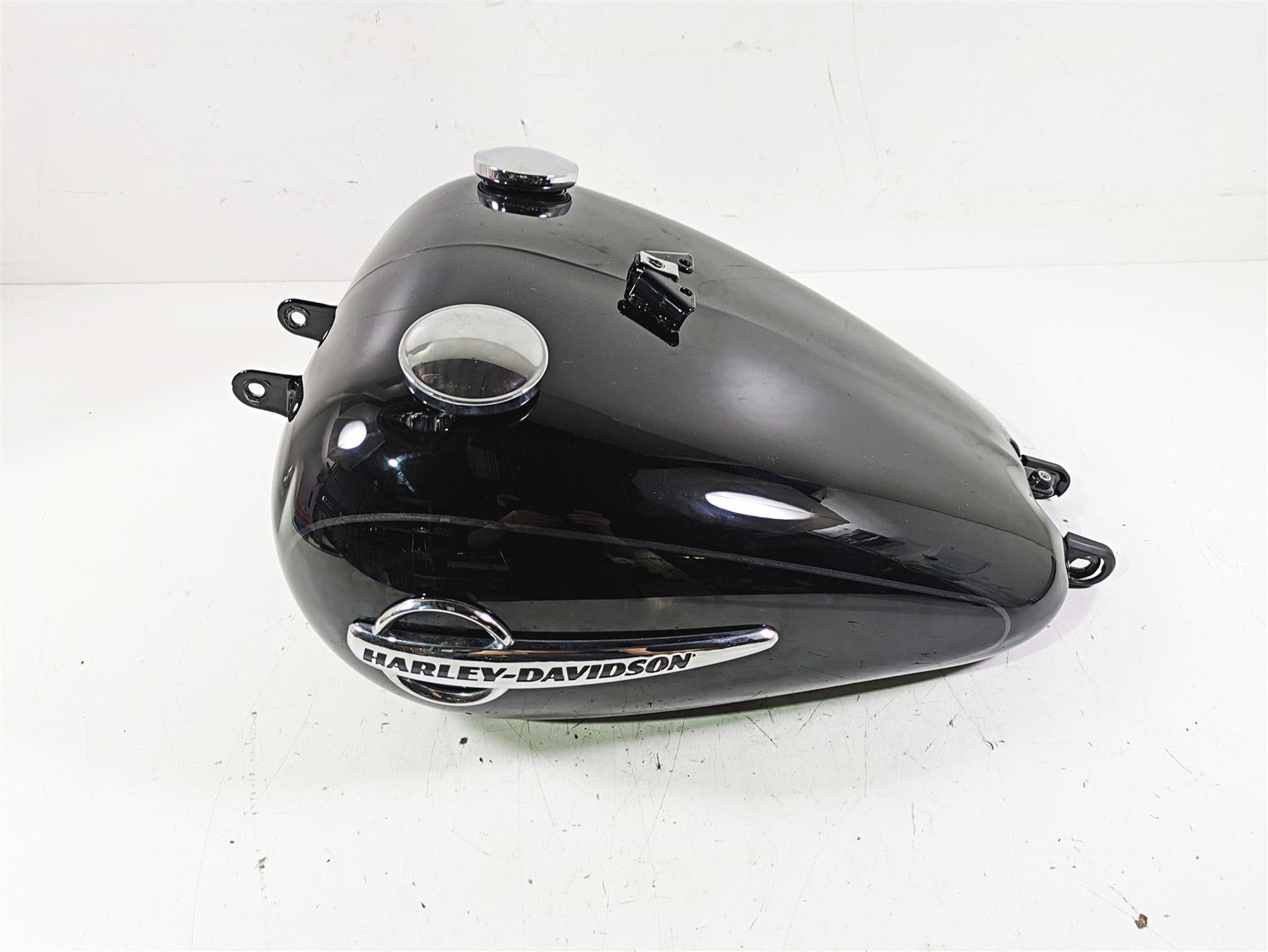 2019 Harley FLHCS Softail Heritage Fuel Gas Petrol Tank - Dented 61000674 {{ shop.shopifyCountryName }} - Mototech271