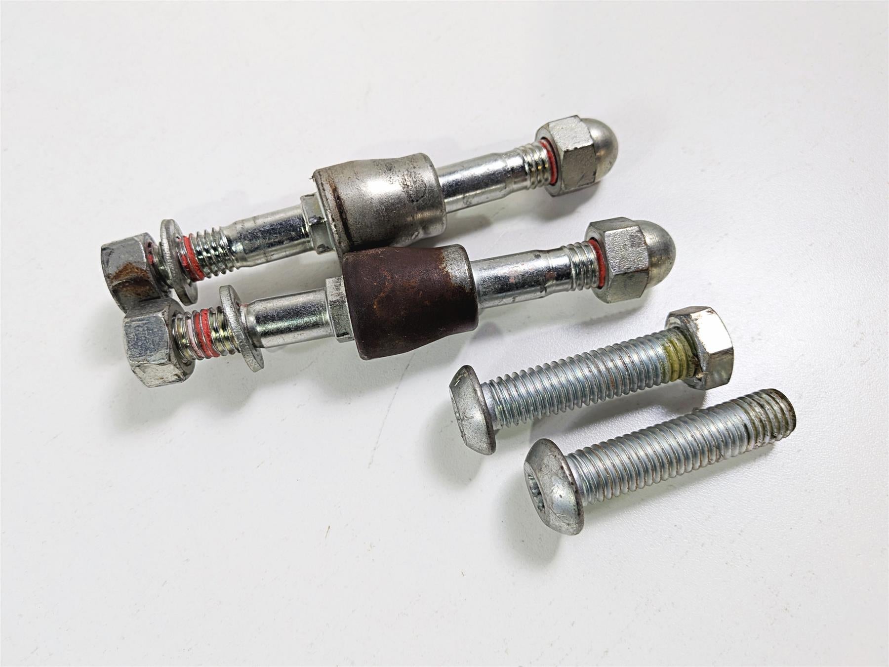 2011 Harley FXDF Dyna Fat Bob Rear Chrome Shock Damper Set 13.5" 54537-08A {{ shop.shopifyCountryName }} - Mototech271