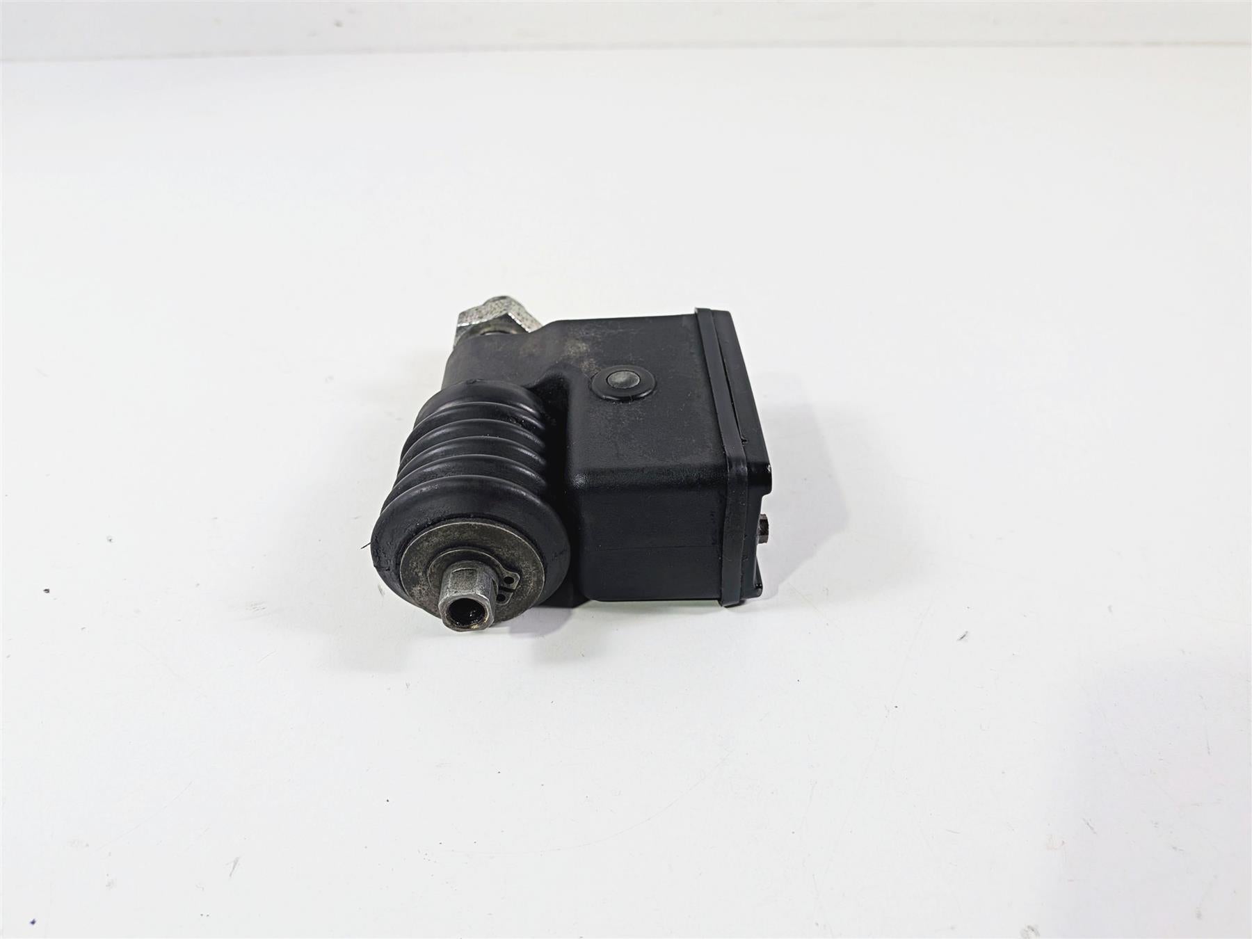 1998 Harley Dyna FXDL Low Rider Rear Brake Master Cylinder 42474-90C {{ shop.shopifyCountryName }} - Mototech271