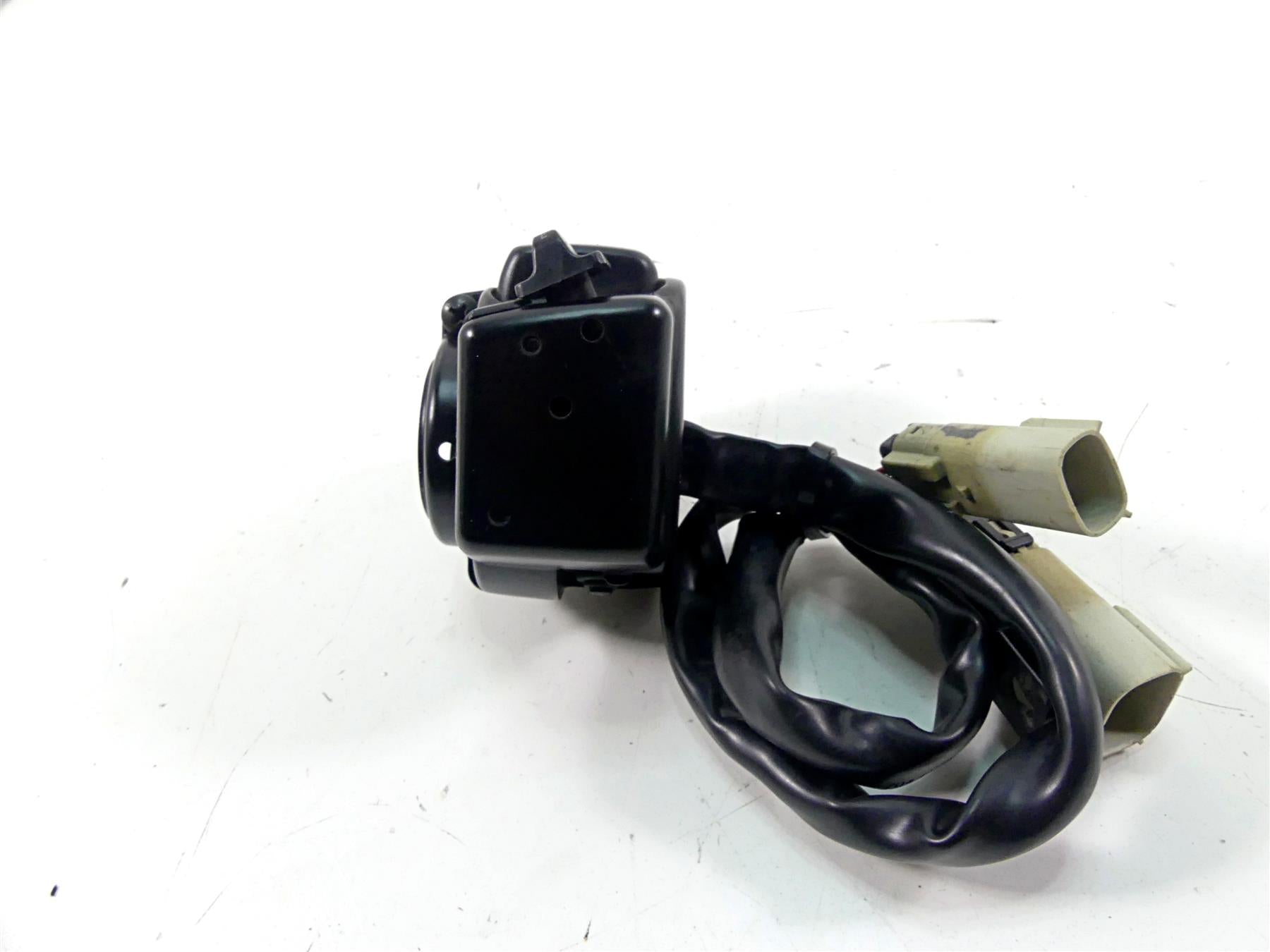 2007 Harley Touring FLHRC Road King Left Hand Cruise Control Switch 71682-06A {{ shop.shopifyCountryName }} - Mototech271