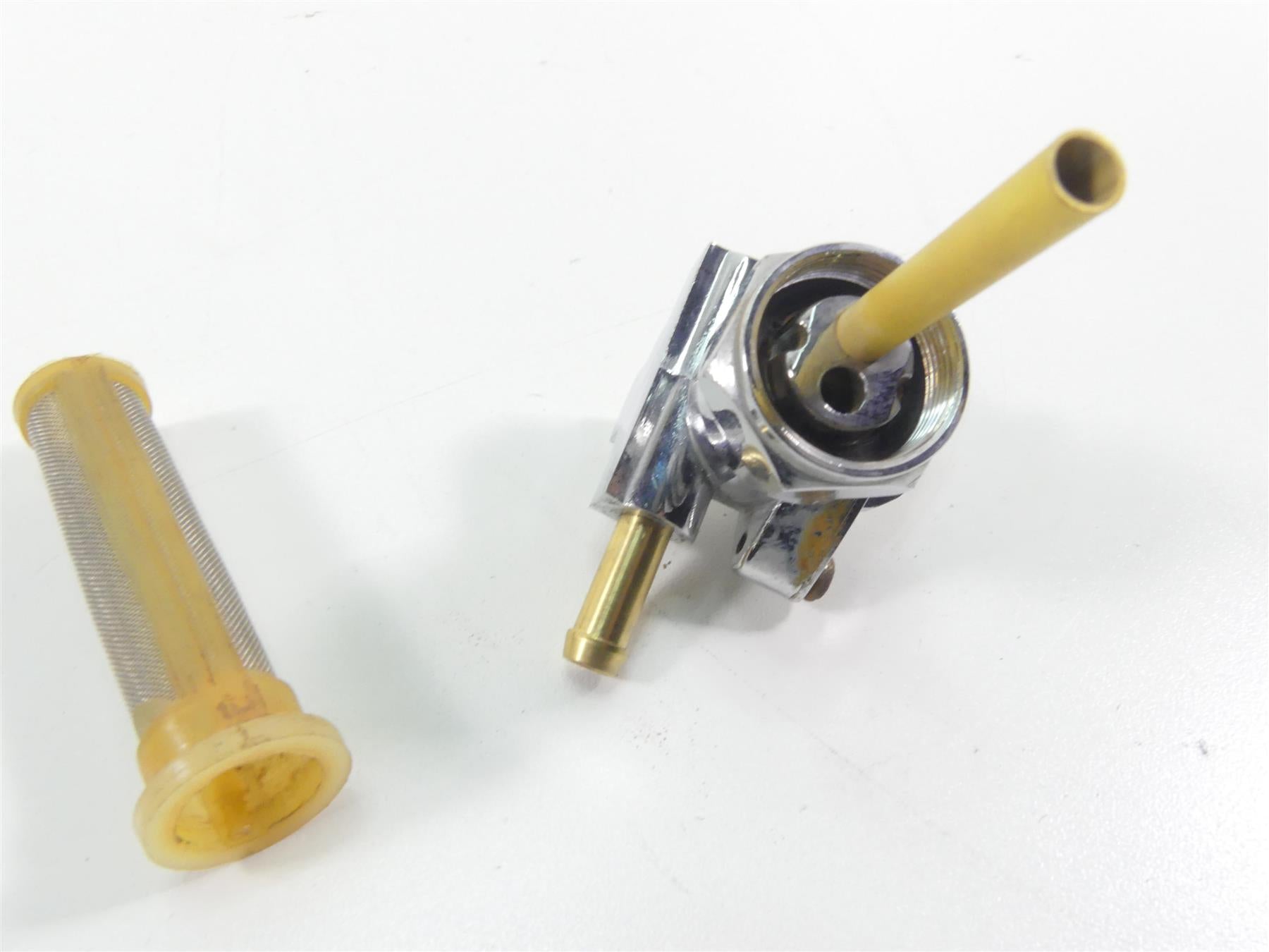 1999 Harley Dyna FXDS Convertible Fuel Gas Petrol Valve Petcock 61338-94D {{ shop.shopifyCountryName }} - Mototech271