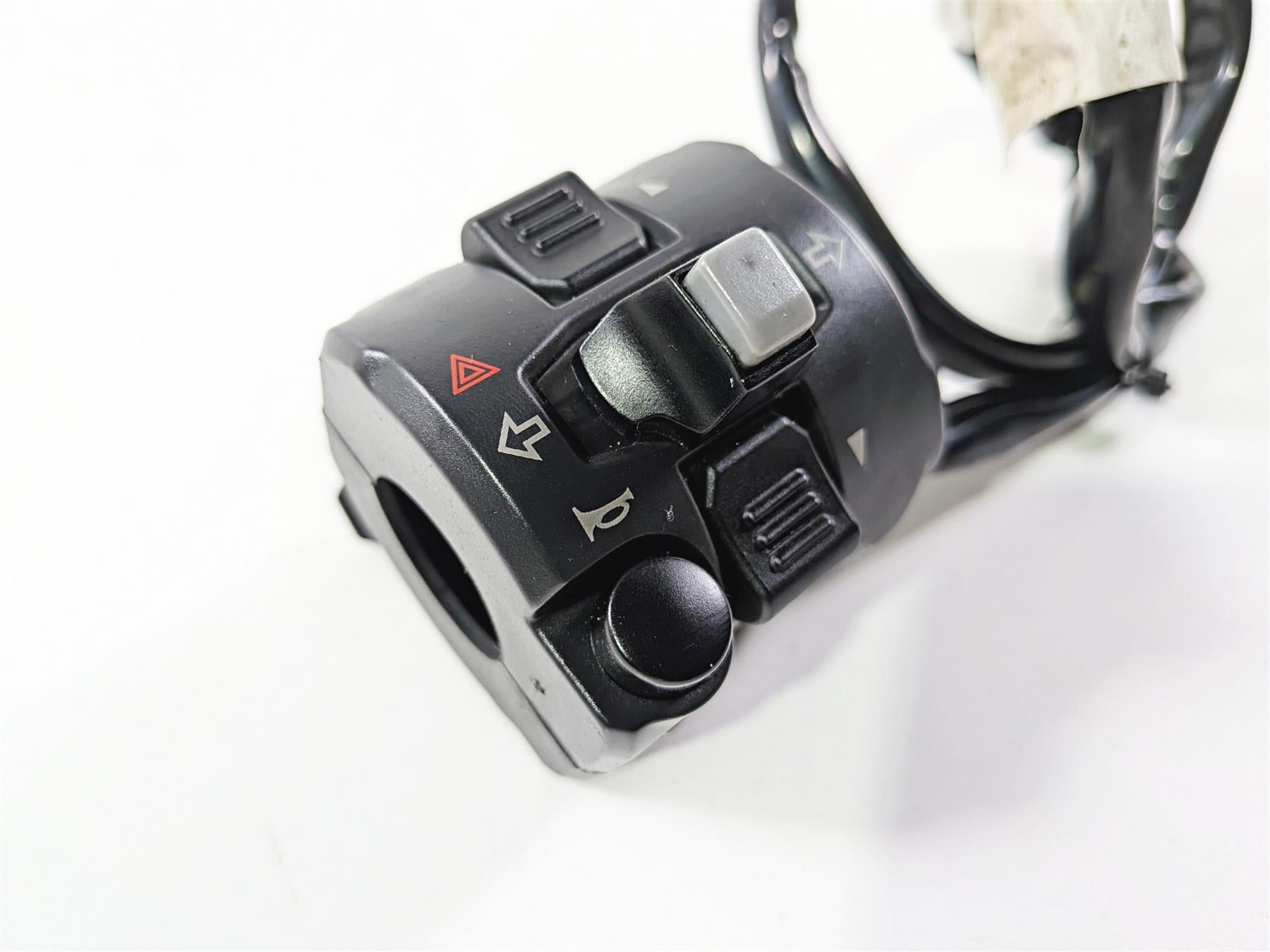 2017 Ducati Panigale 1299 Left Hand Light Horn Blinker Control Switch 65110132A-Mototech271